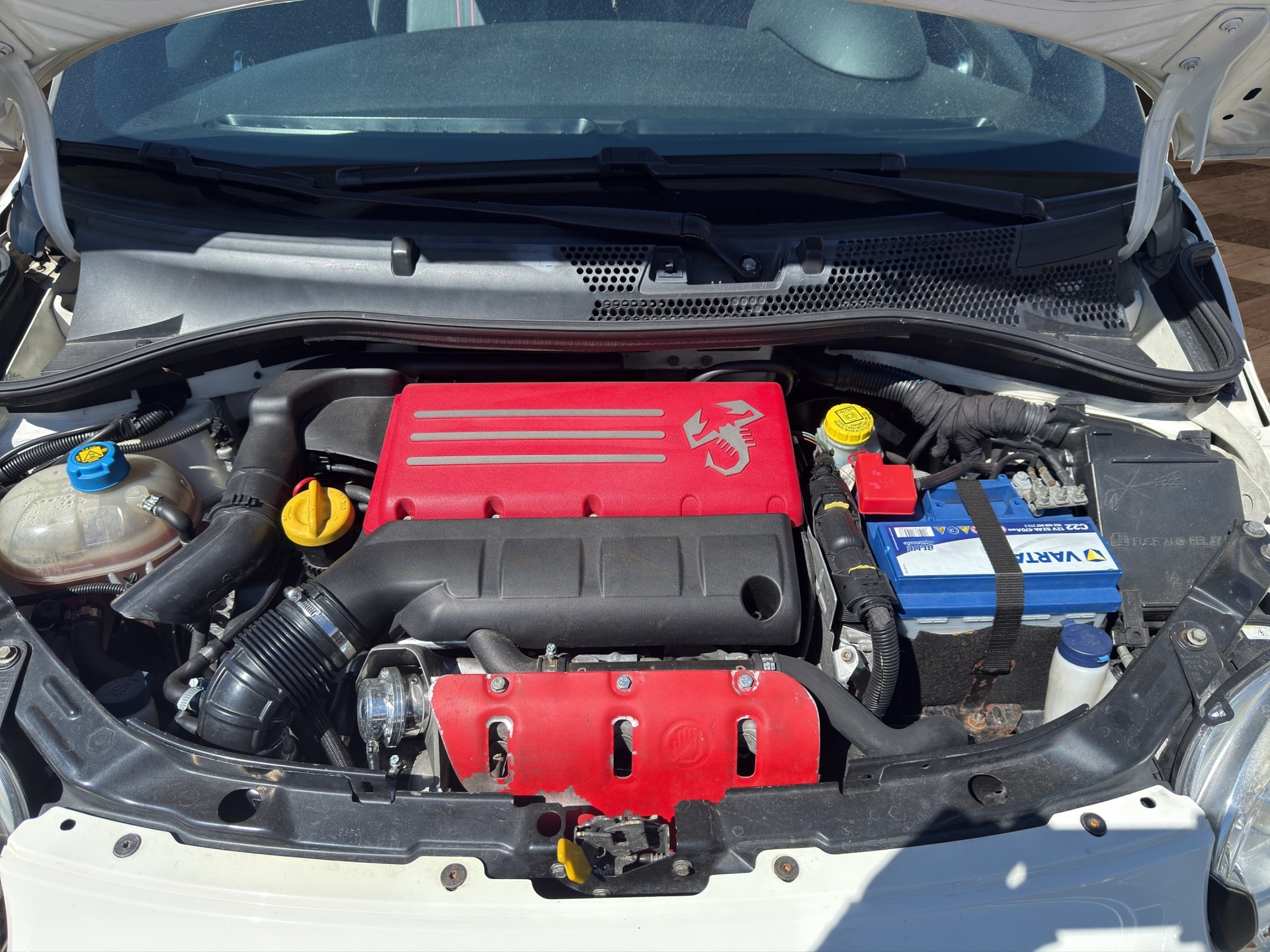 FIAT 500 1.4 16V Turbo Abarth-image-14