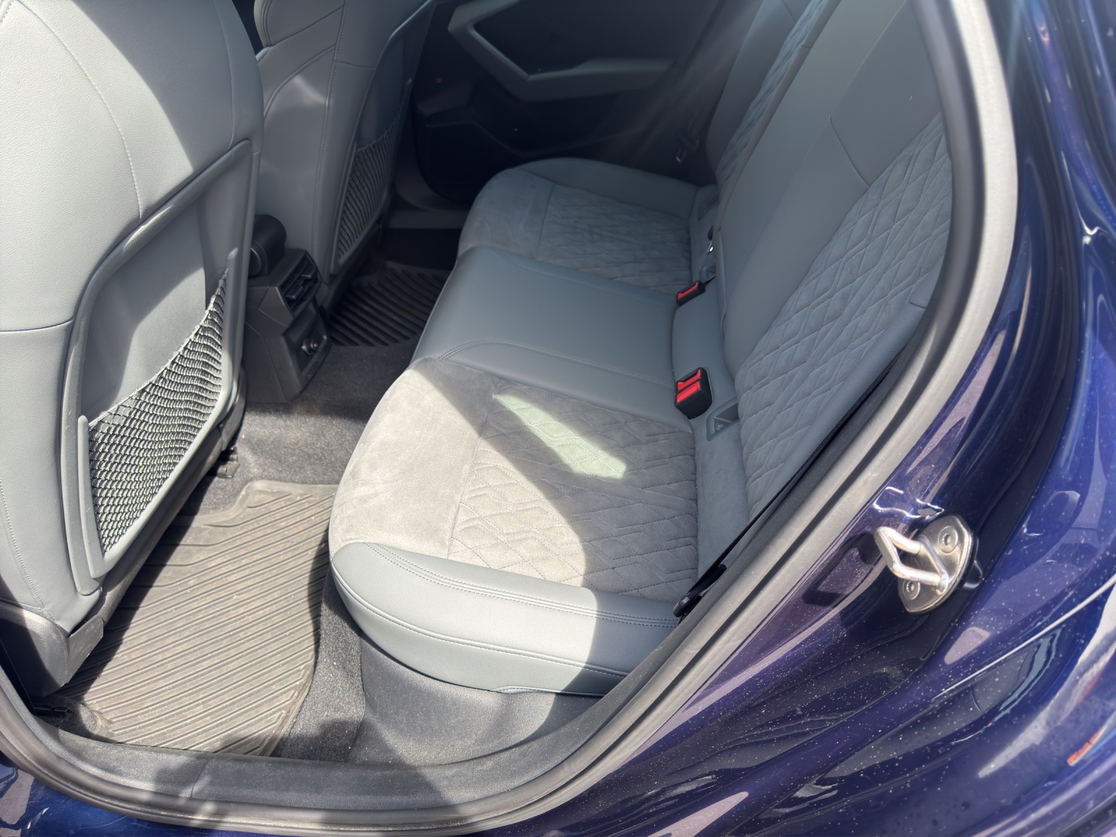 AUDI A3 Sportback 40 TDI S line S-tronic quattro-image-11
