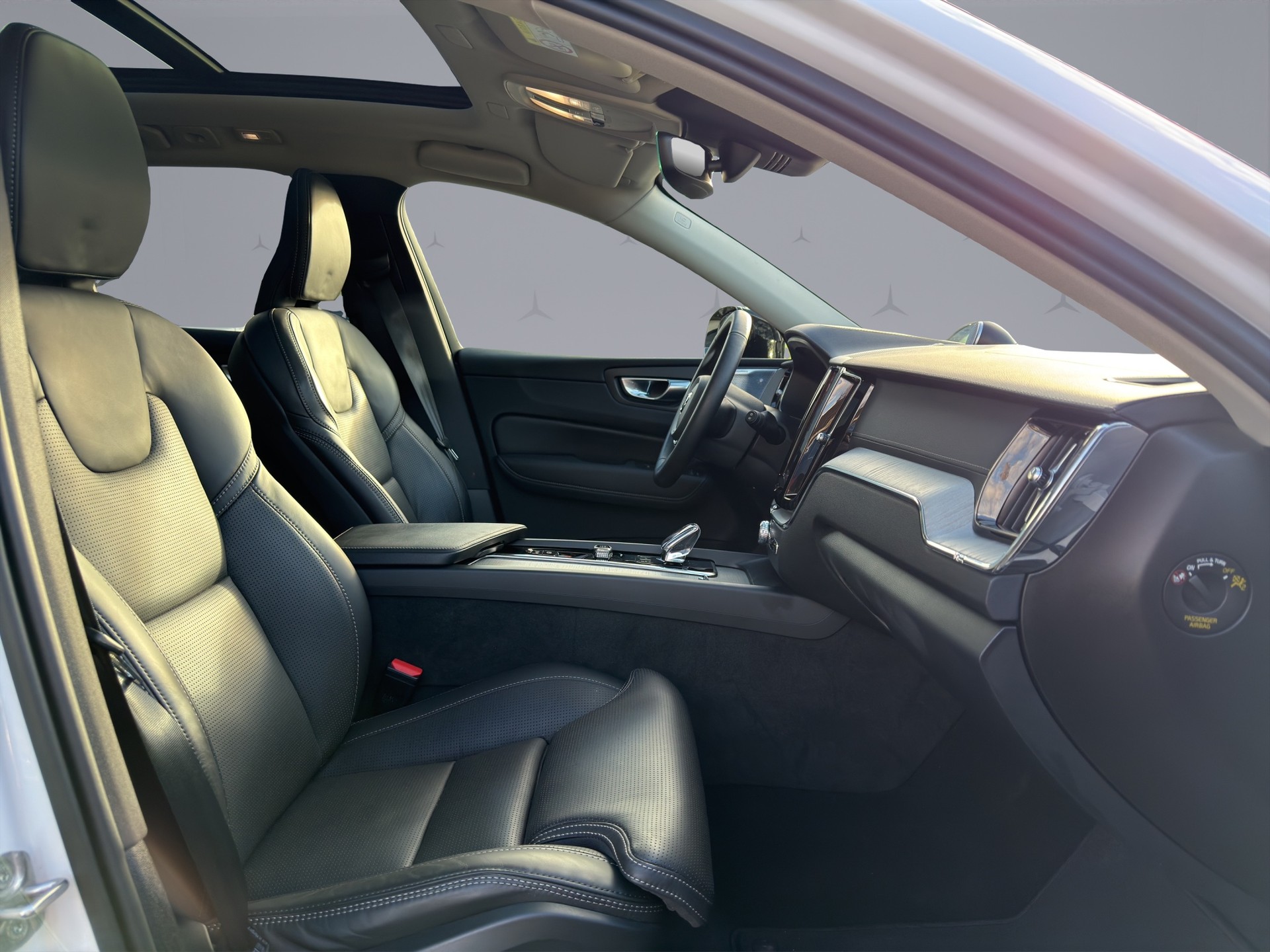 VOLVO XC60 2.0 T8 TE XCLUSIVE Ultra Dark eAWD-image-15