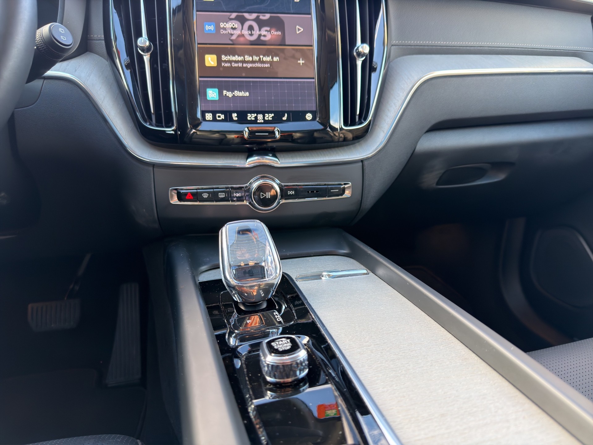 VOLVO XC60 2.0 T8 TE XCLUSIVE Ultra Dark eAWD-image-13