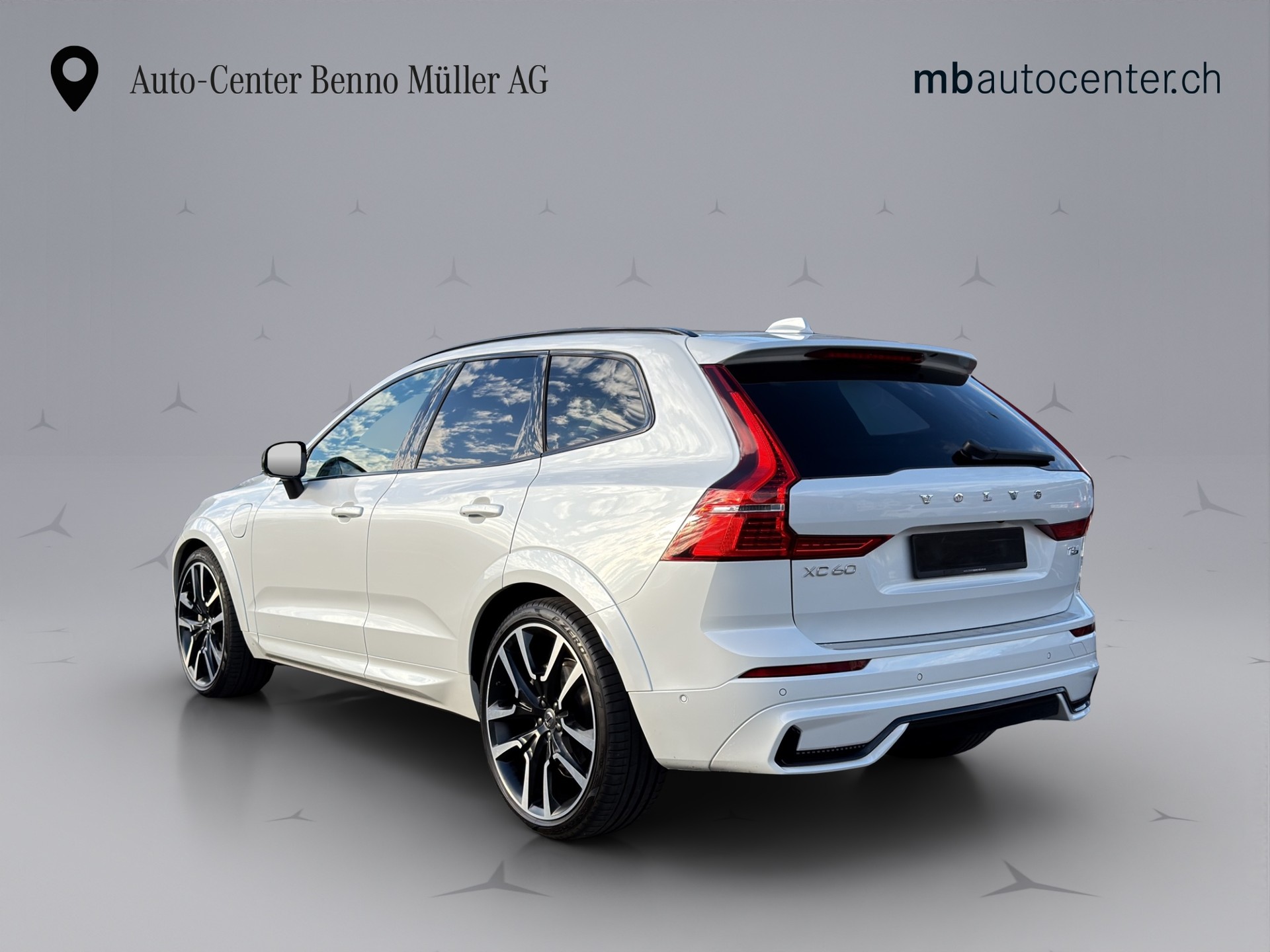 VOLVO XC60 2.0 T8 TE XCLUSIVE Ultra Dark eAWD-image-2