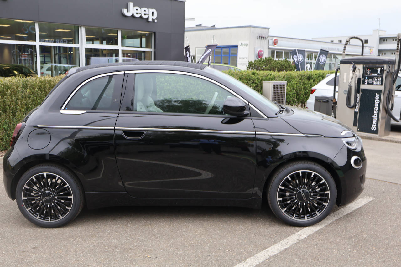 FIAT 500 Cabrio 1.0 Hybrid La Prima-image-1