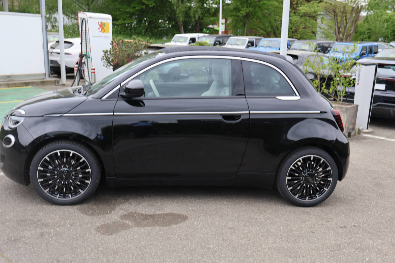 FIAT 500 Cabrio 1.0 Hybrid La Prima-image-4