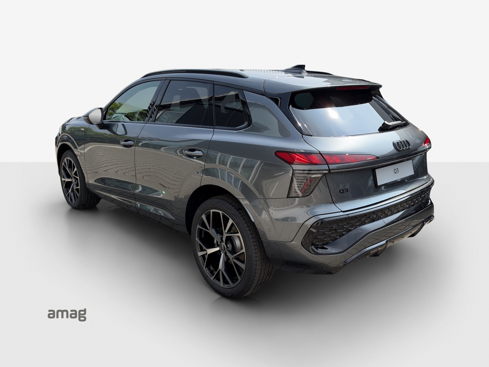 AUDI Q3 35 TFSI S line S-tronic-image-2