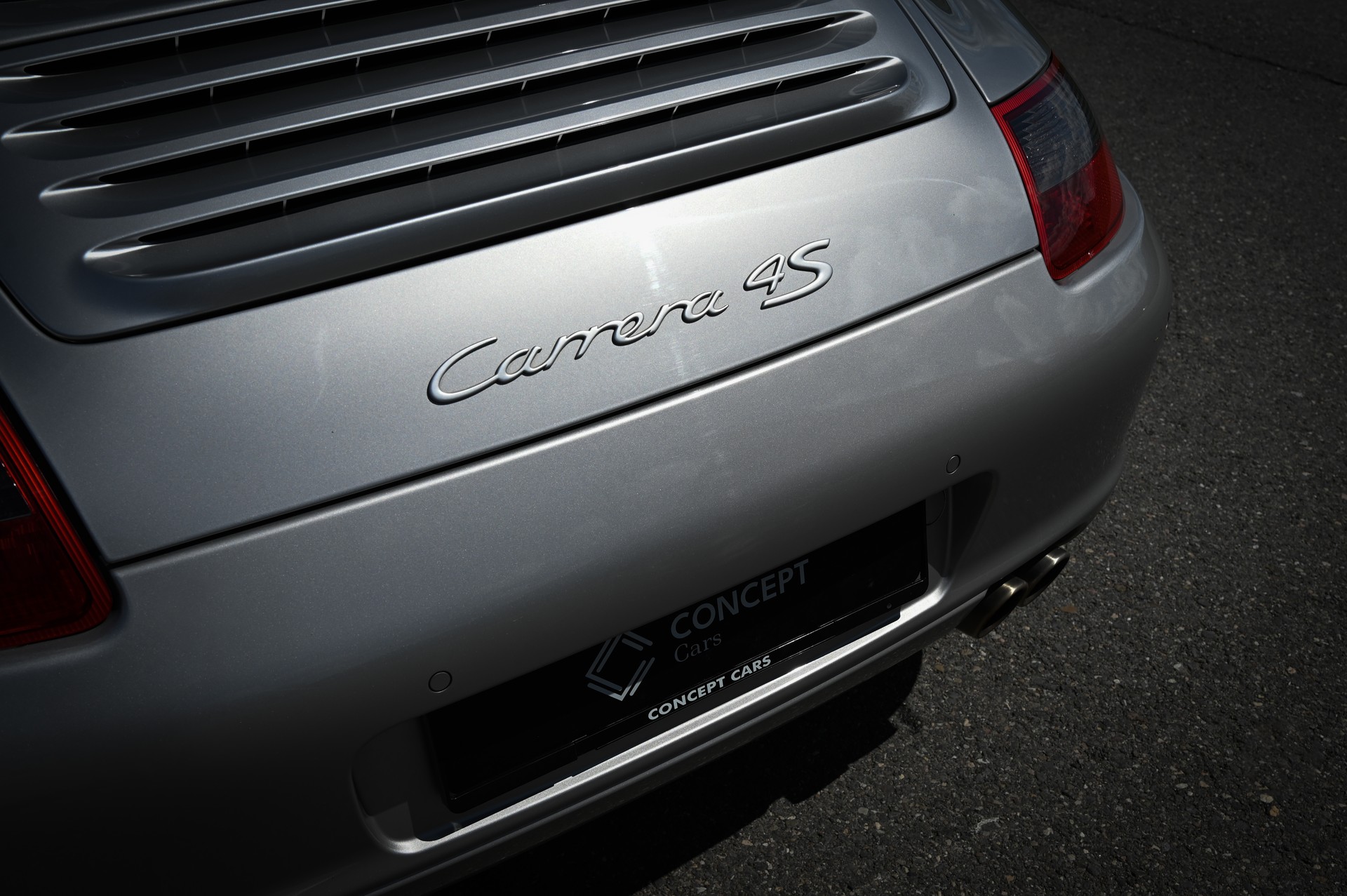 PORSCHE 911 Carrera 4S-image-4