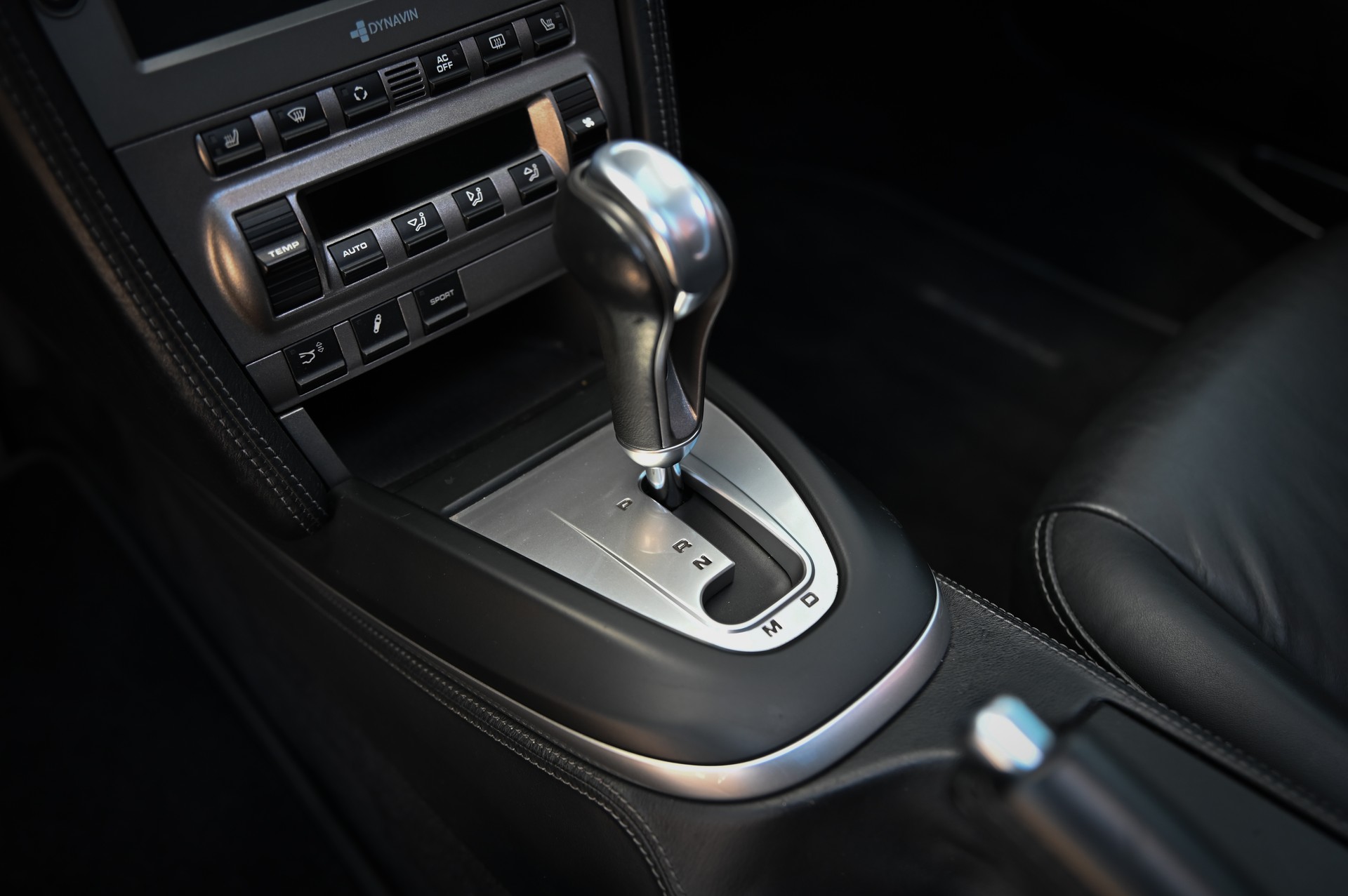 PORSCHE 911 Carrera 4S-image-7