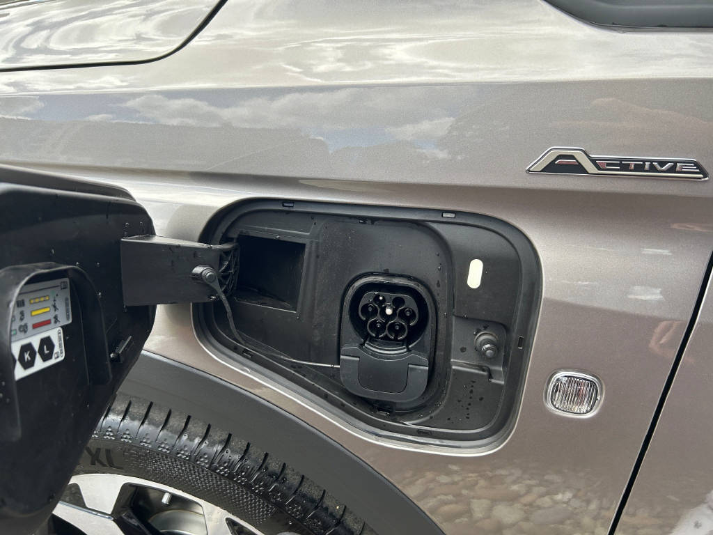 FORD TOURNEO CONNECT Grand 1.5 EcoBoost 150 Active PHEV-image-16