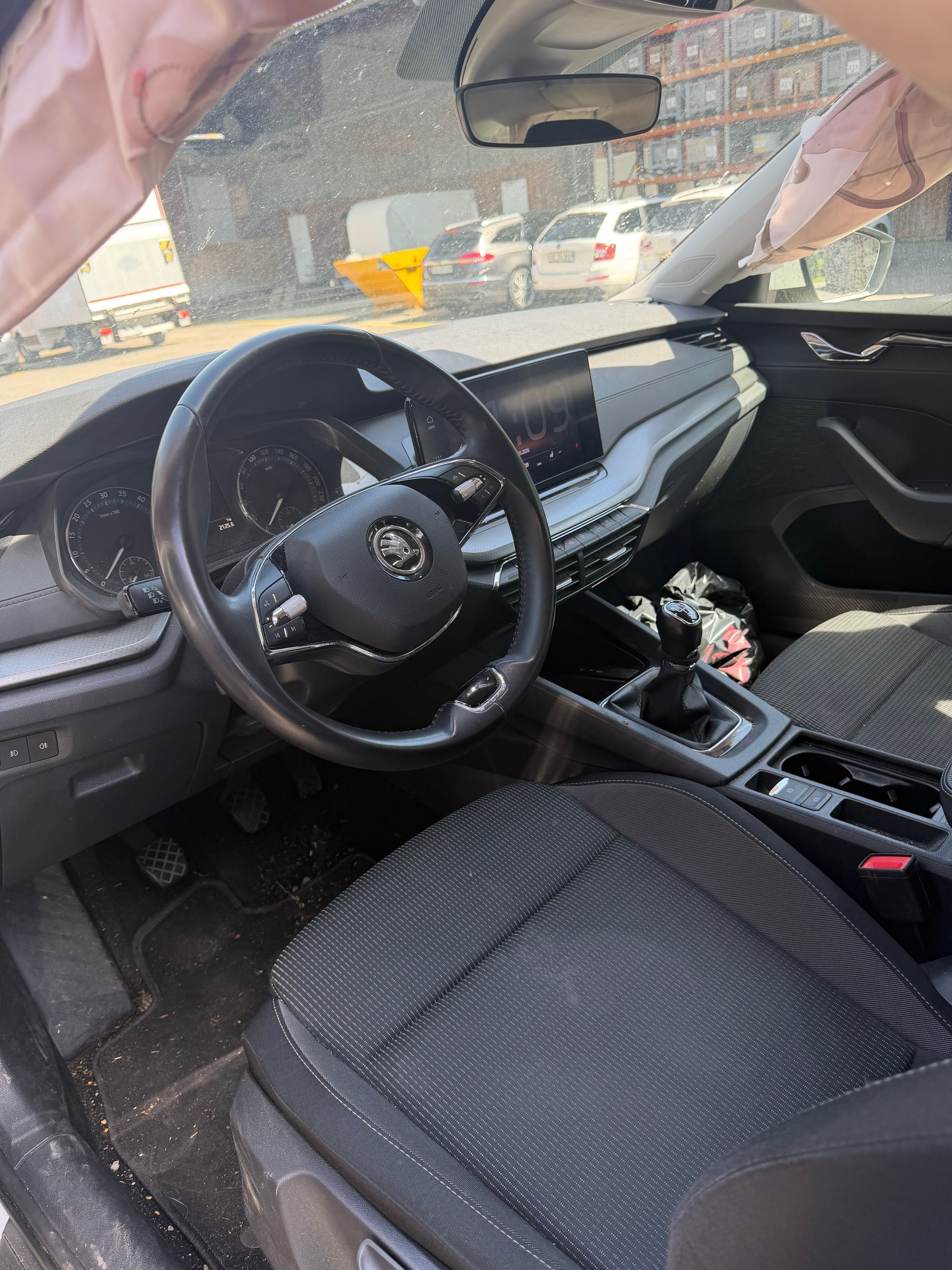 SKODA Octavia Combi 2.0 TDI Ambition-image-4