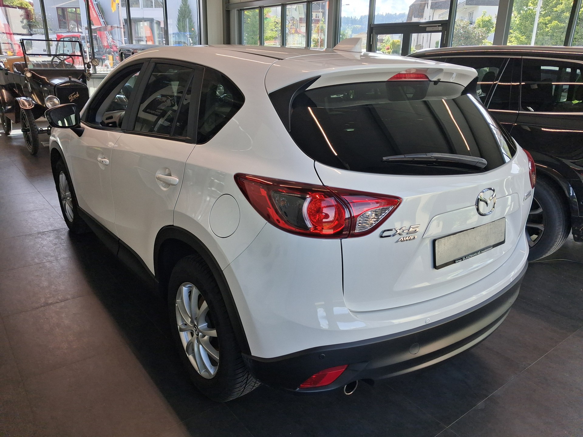 MAZDA CX-5 2.0 Revolution AWD-image-3