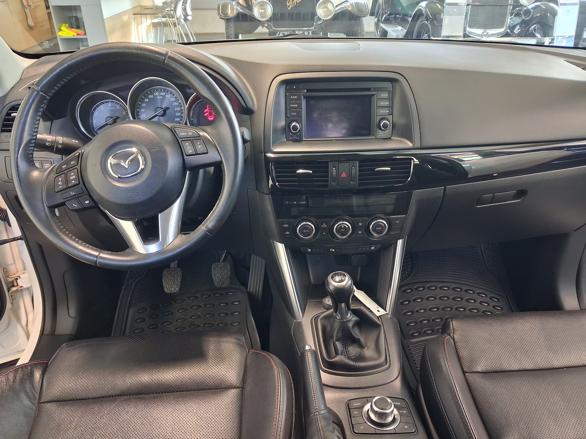 MAZDA CX-5 2.0 Revolution AWD-image-7