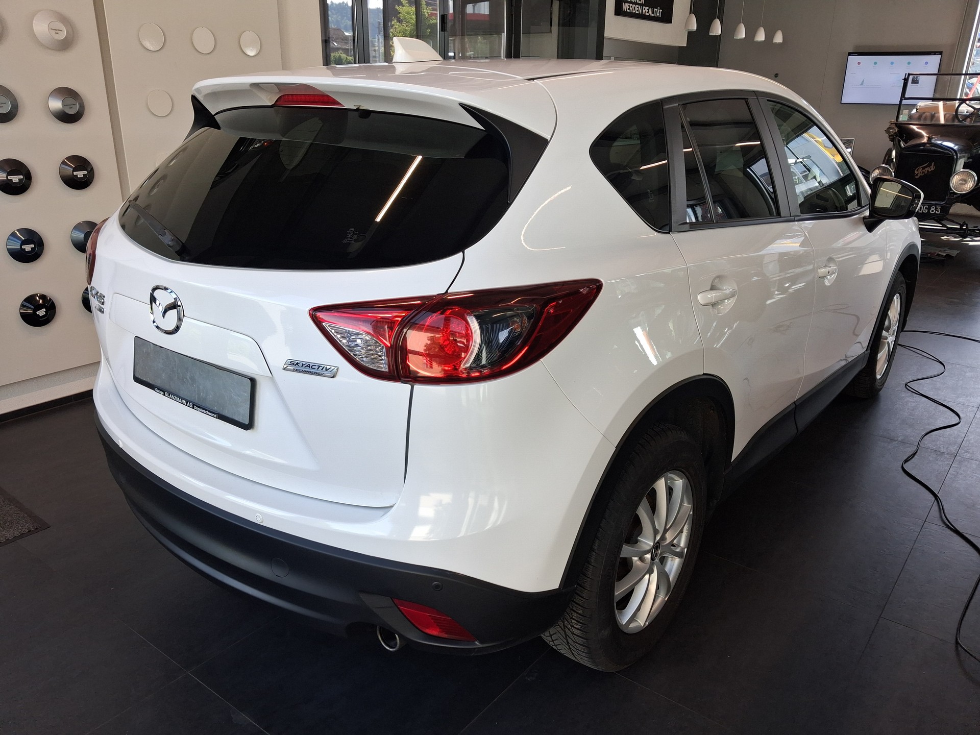 MAZDA CX-5 2.0 Revolution AWD-image-2