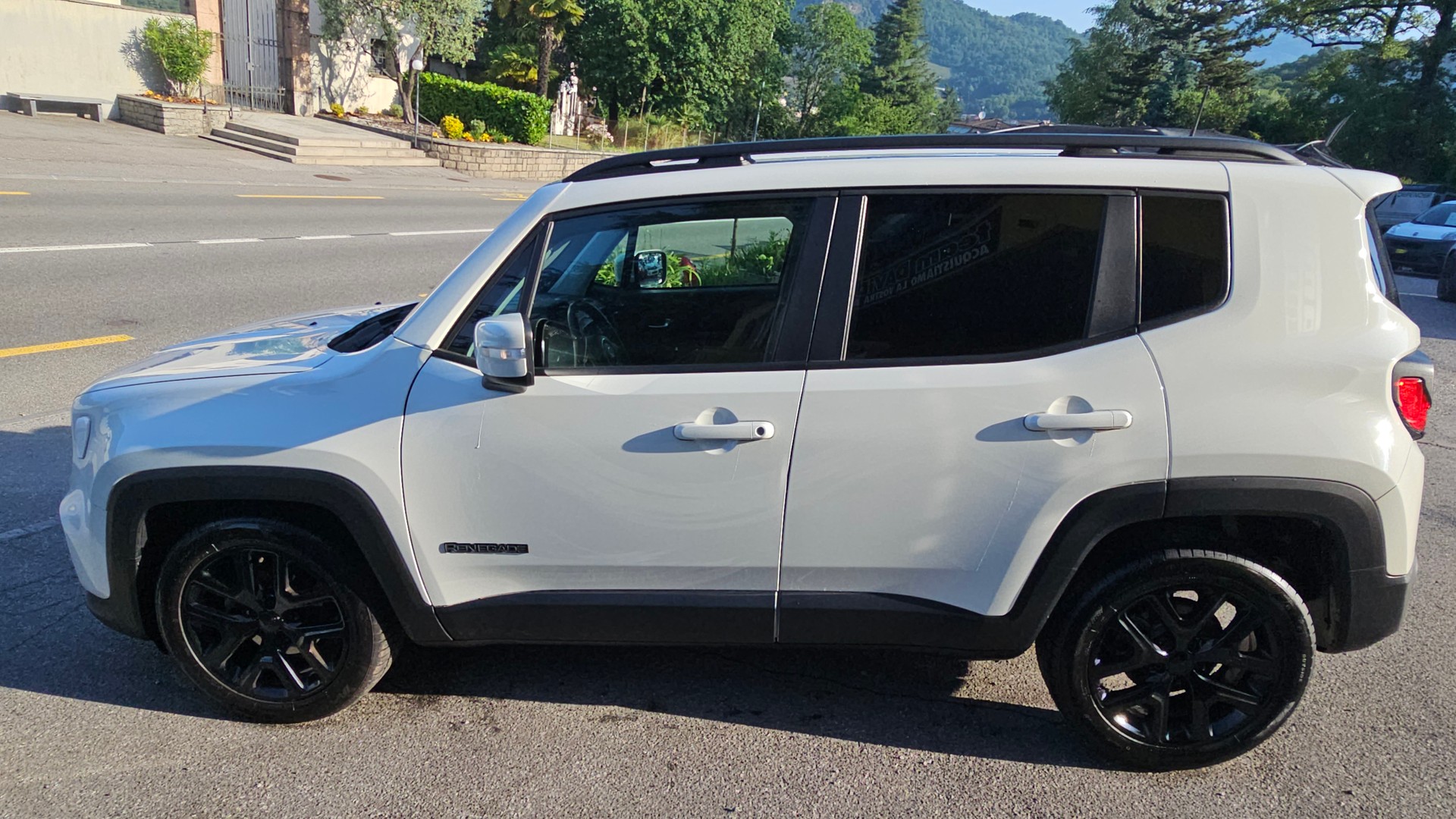 JEEP Renegade 1.0 Turbo Night Eagle-image-1