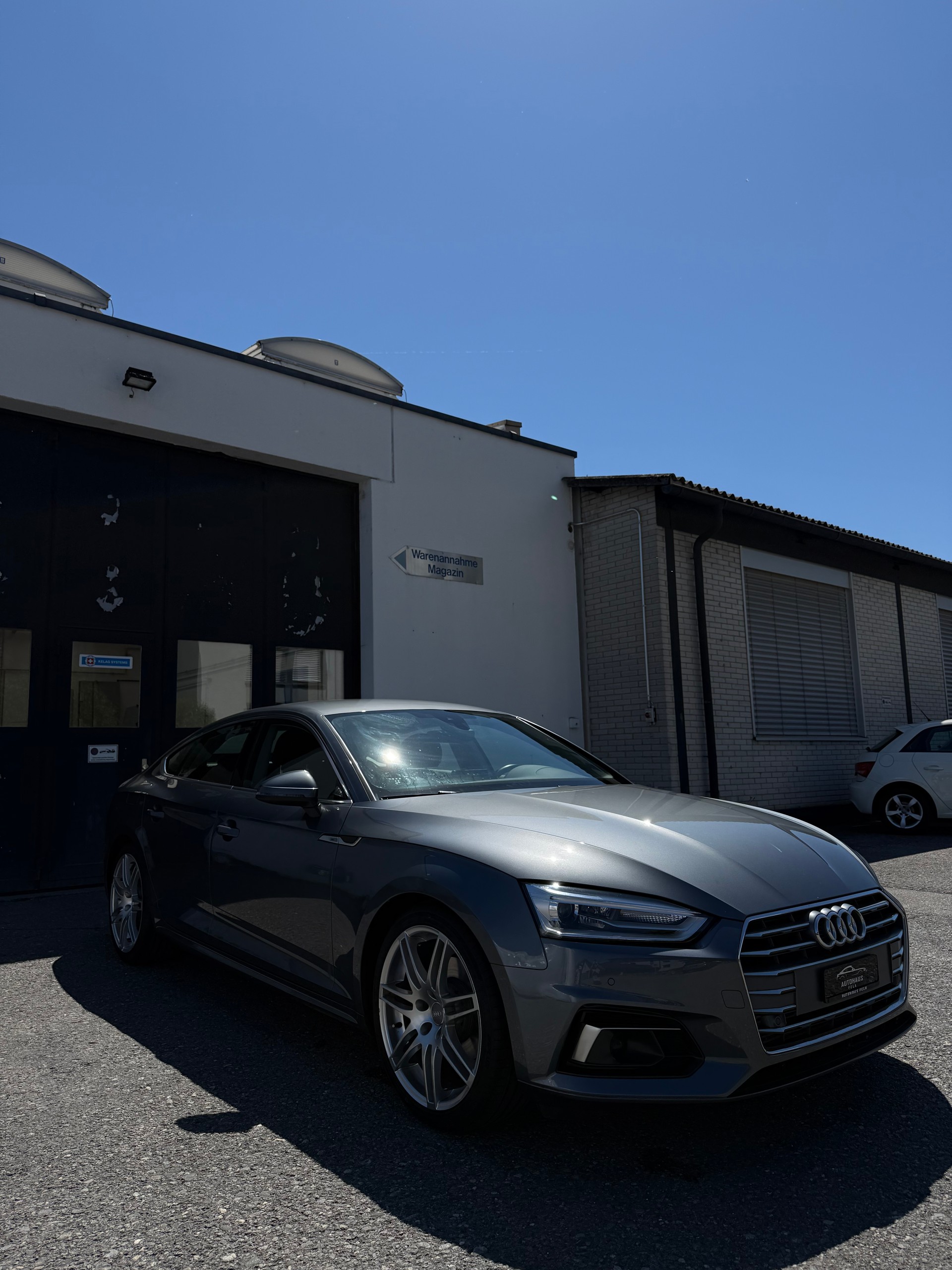 AUDI A5 Sportback 40 TFSI Design S-tronic-image-2