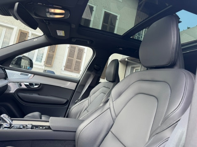 VOLVO XC90 2.0 T8 TE Black Edition eAWD-image-8
