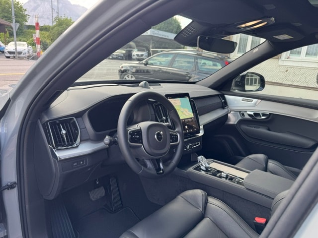 VOLVO XC90 2.0 T8 TE Black Edition eAWD-image-6