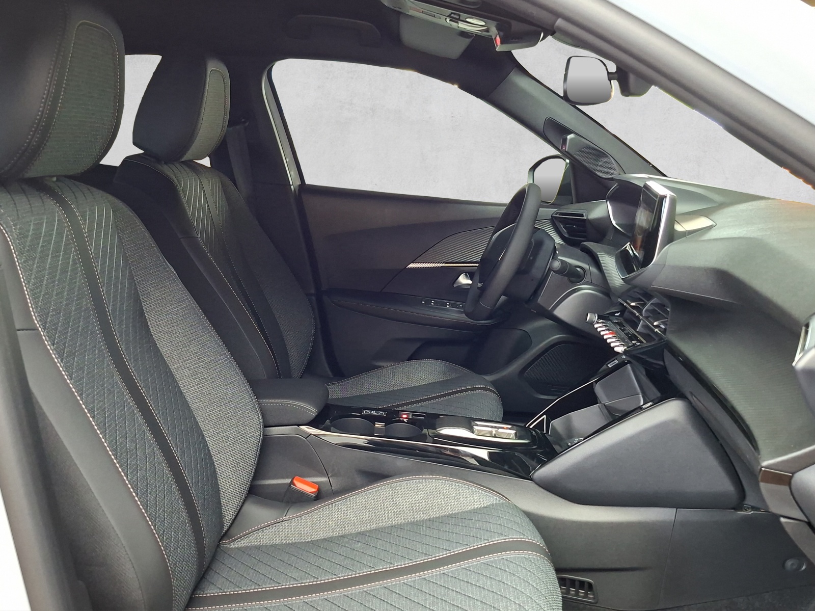 PEUGEOT 2008 1.2 Hybrid Allure-image-13