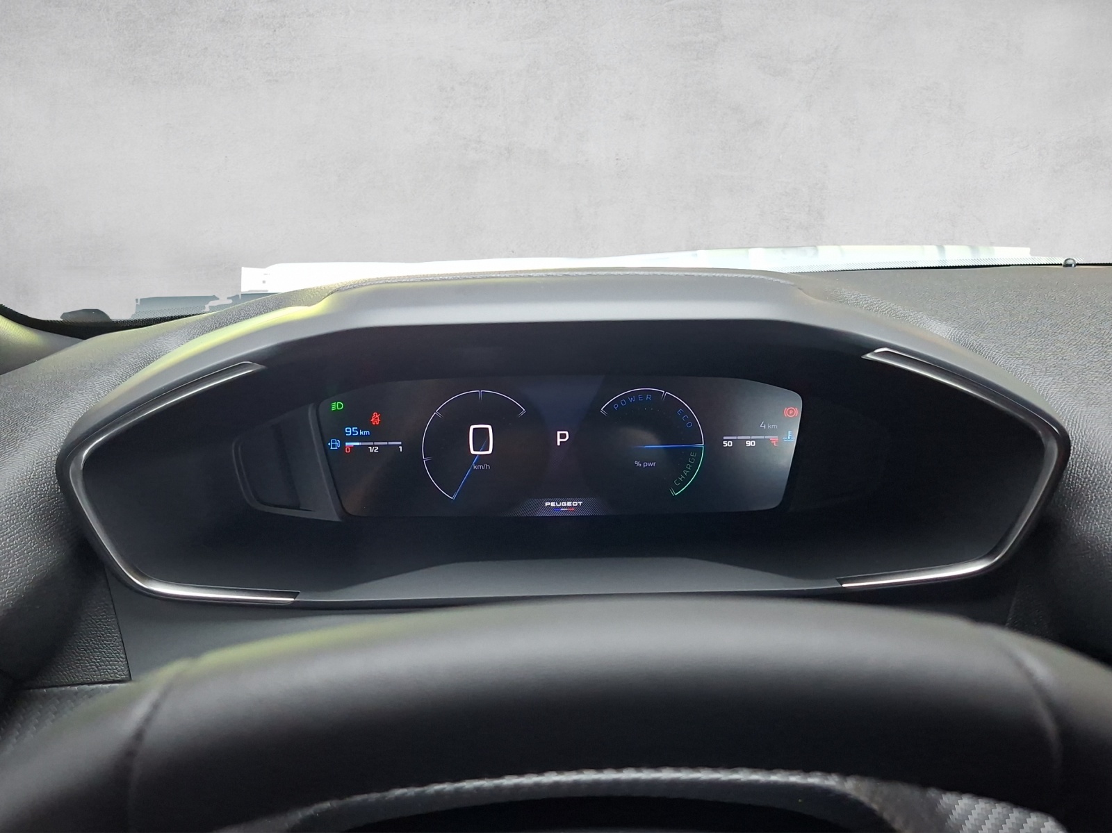 PEUGEOT 2008 1.2 Hybrid Allure-image-8