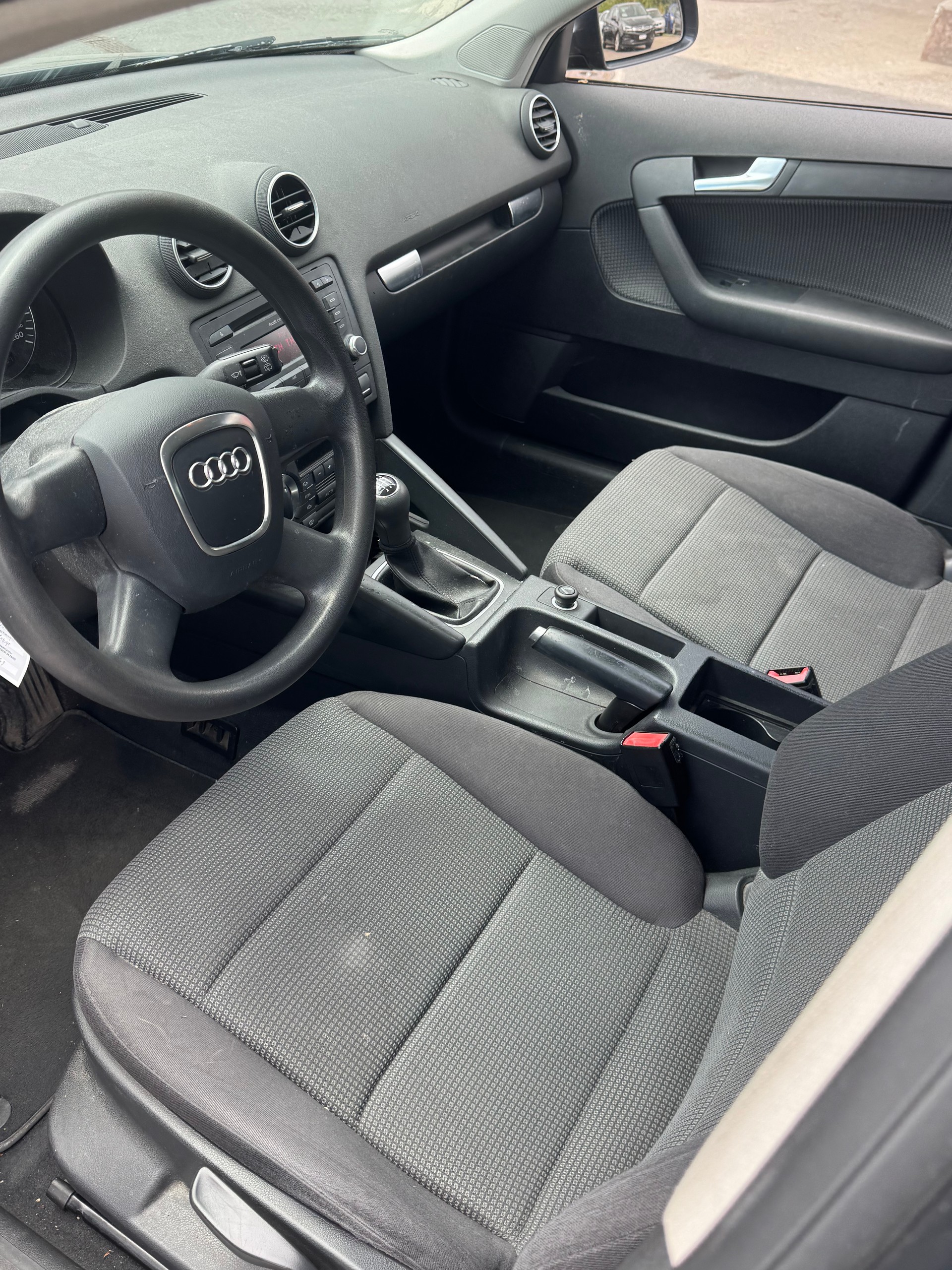 AUDI A3 1.8 Turbo FSI Attraction-image-6