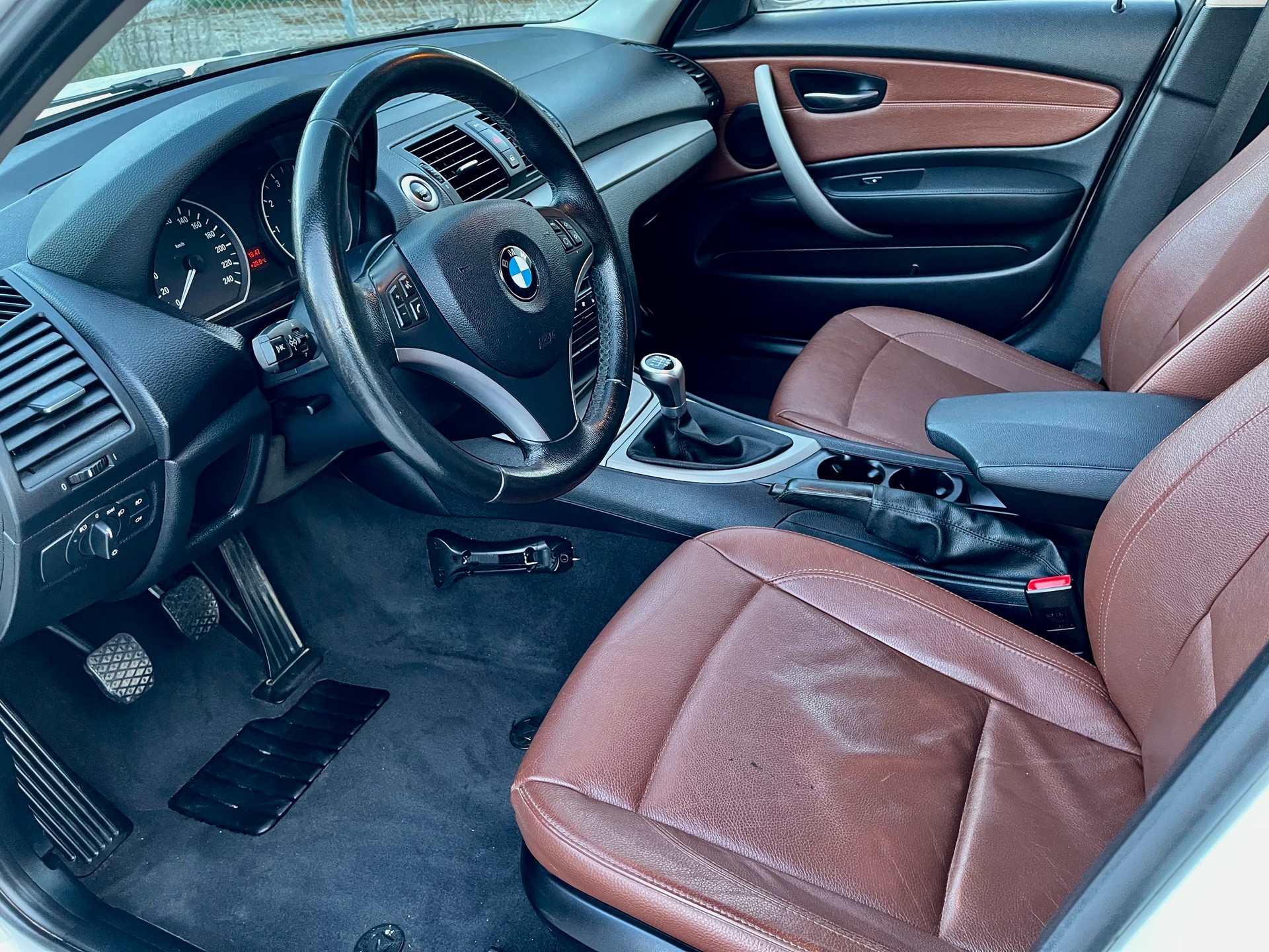 BMW 116i Dynamic Edition-image-21
