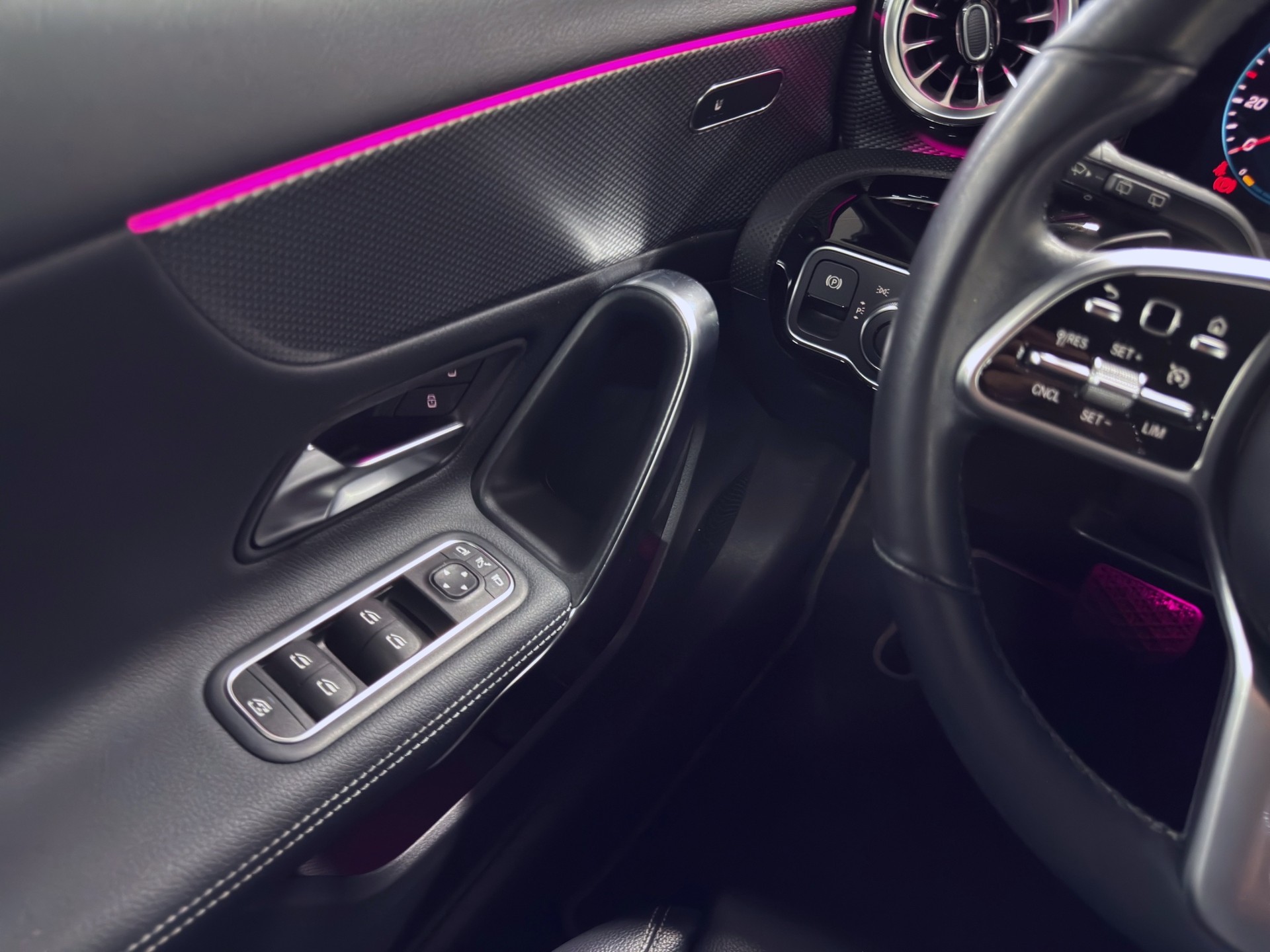 MERCEDES-BENZ A 180 Night Star-image-25