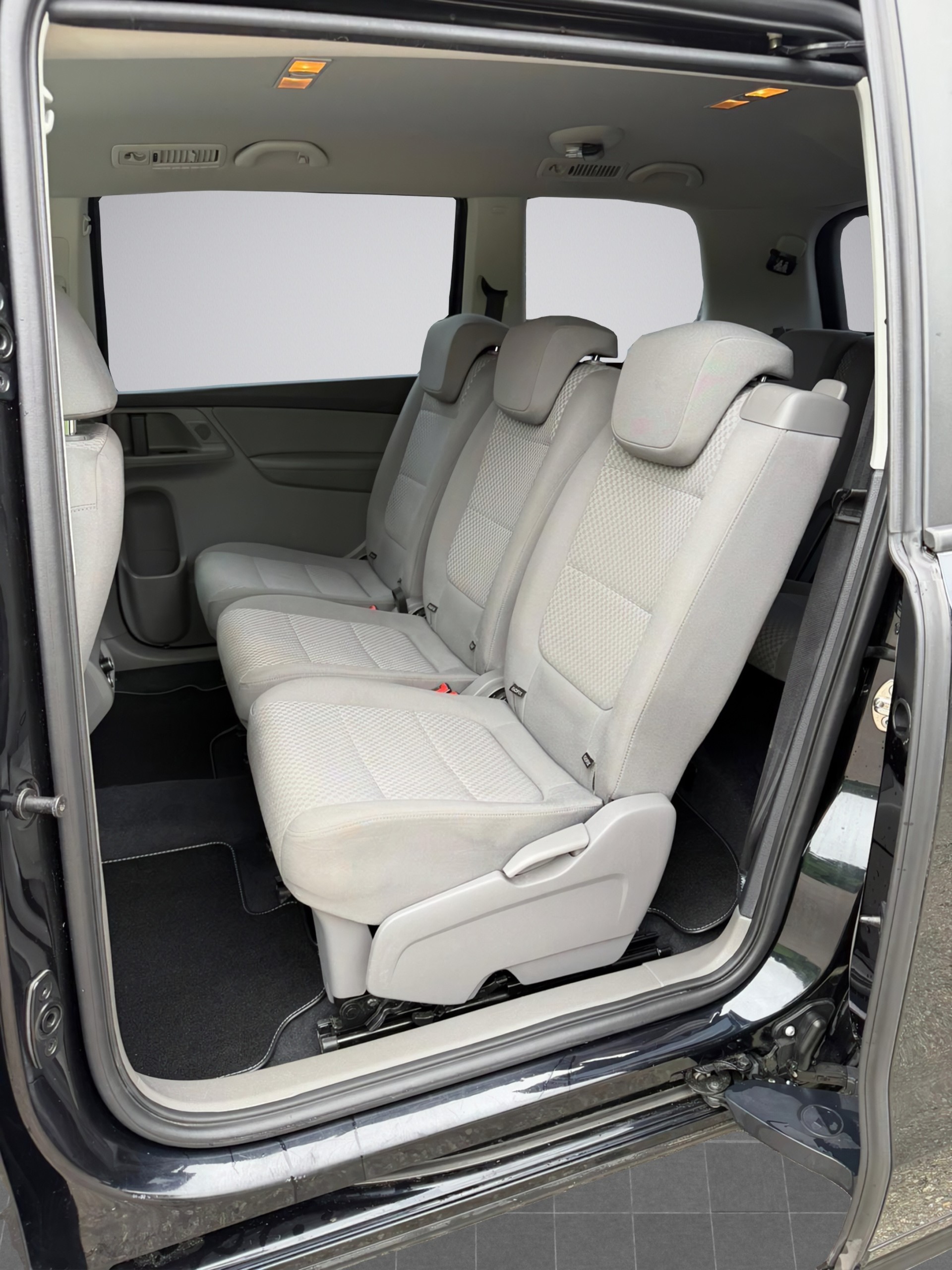 SEAT Alhambra 2.0 TDI Style DSG * 7 Plätzer * Facelift * AHK *-image-12