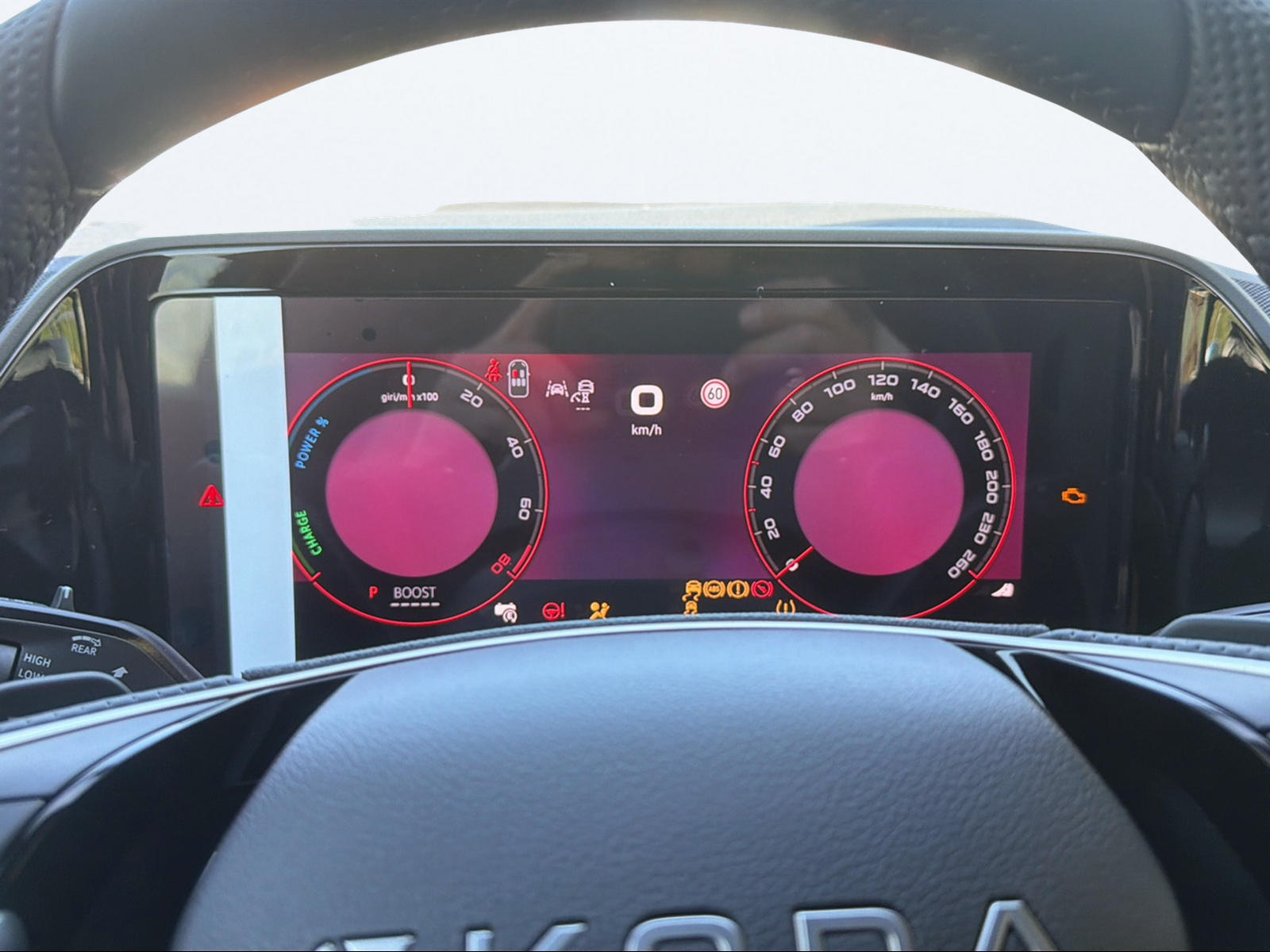 SKODA Kodiaq 1.5 TSI PHEV Sportline-image-11
