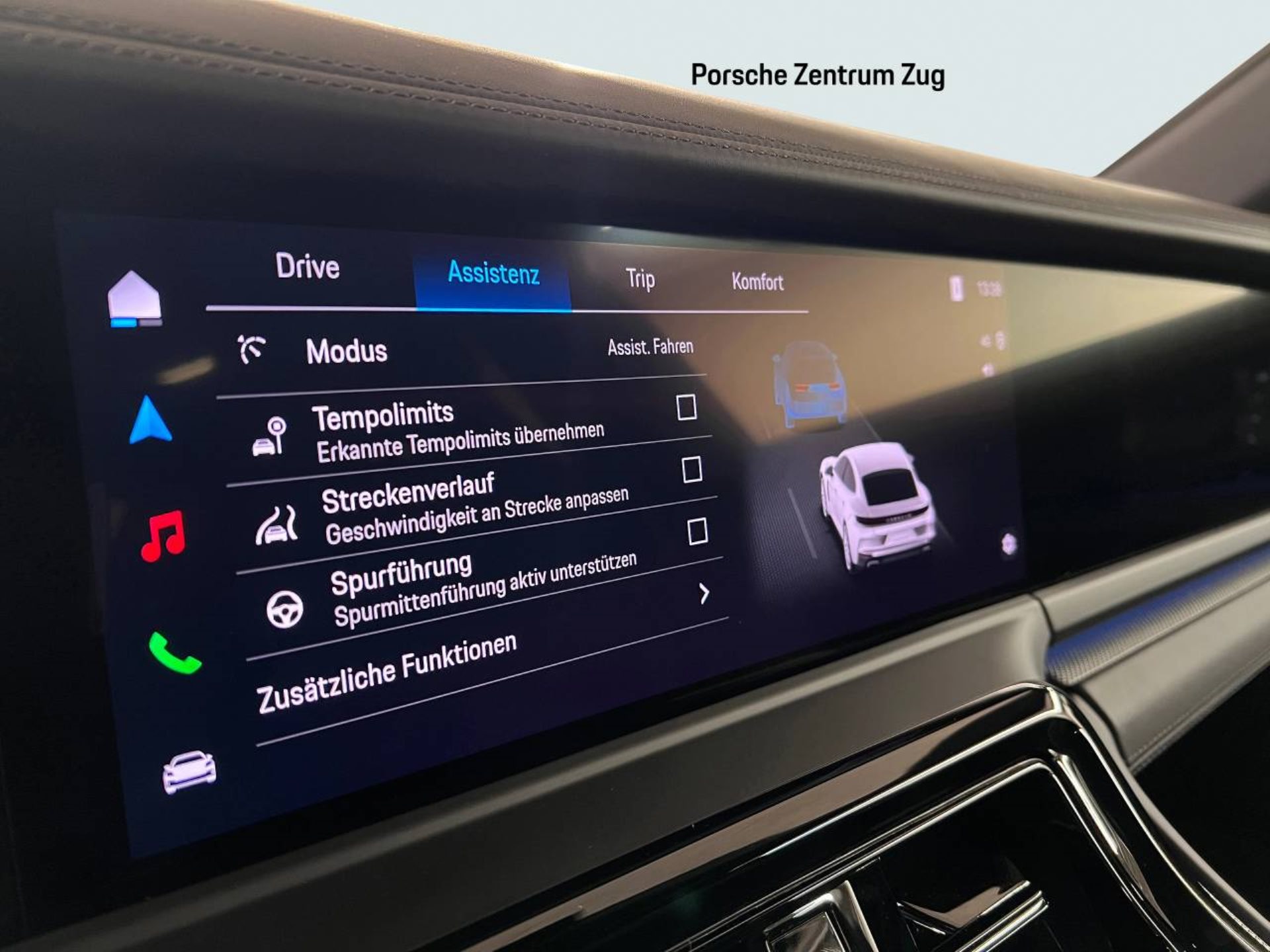 PORSCHE Panamera 4-image-27