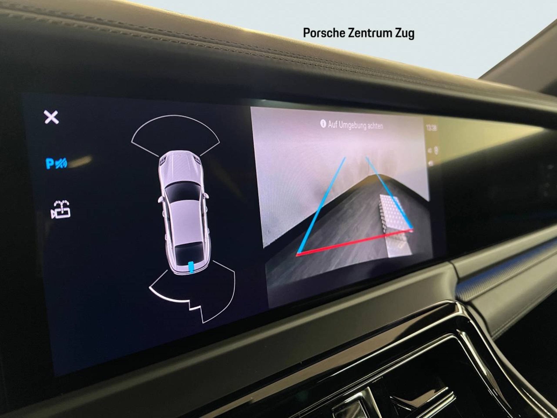 PORSCHE Panamera 4-image-28