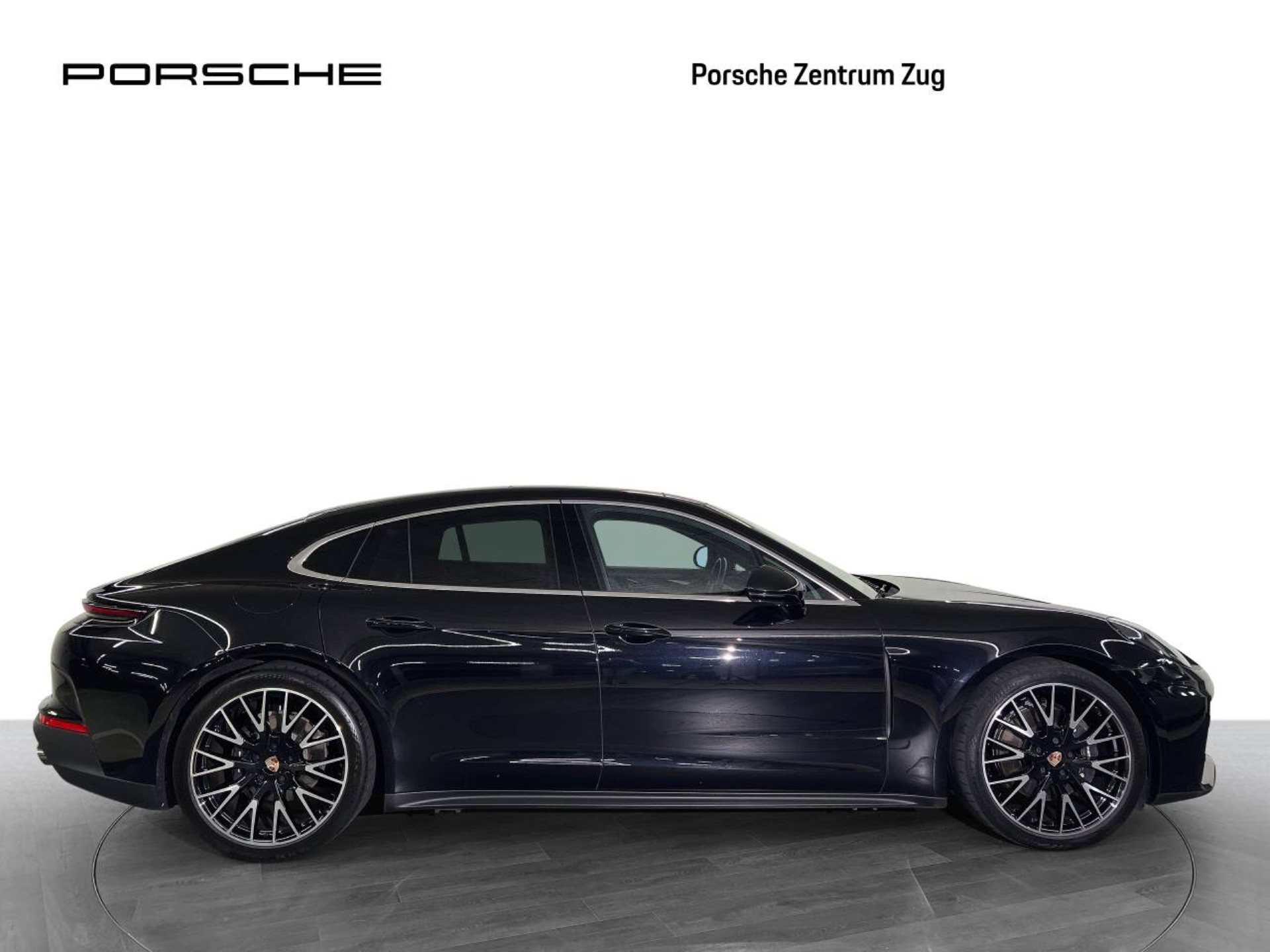 PORSCHE Panamera 4-image-9