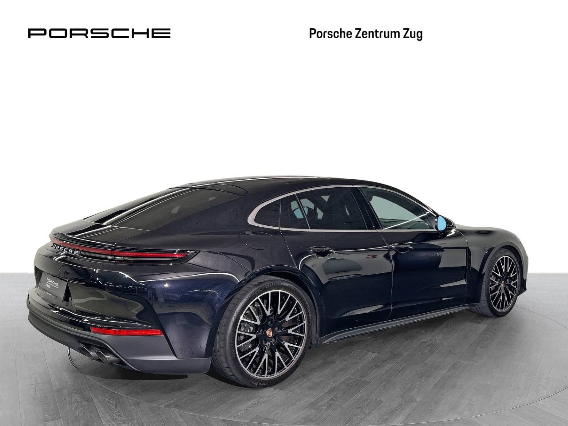 PORSCHE Panamera 4-image-8