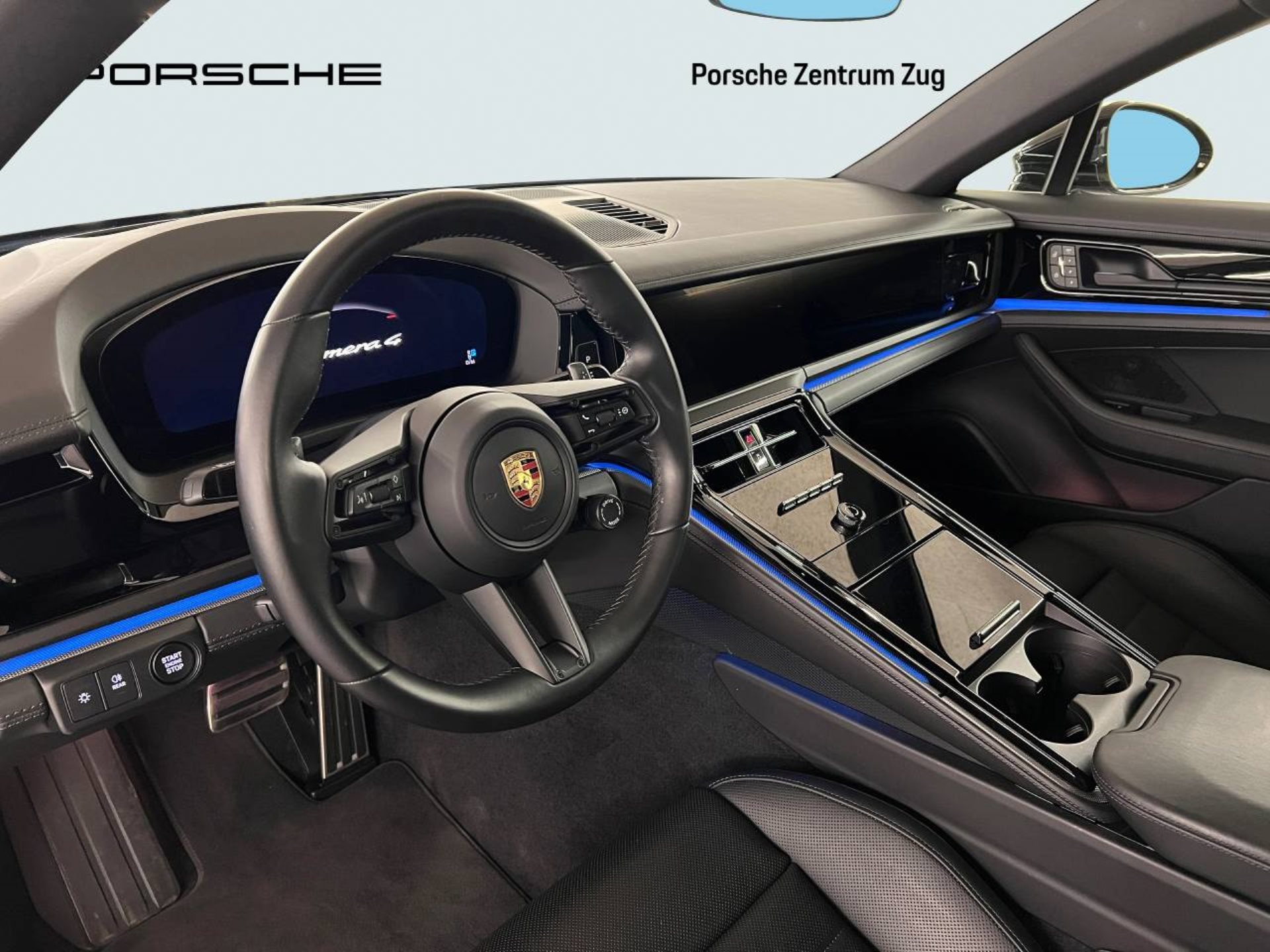 PORSCHE Panamera 4-image-3