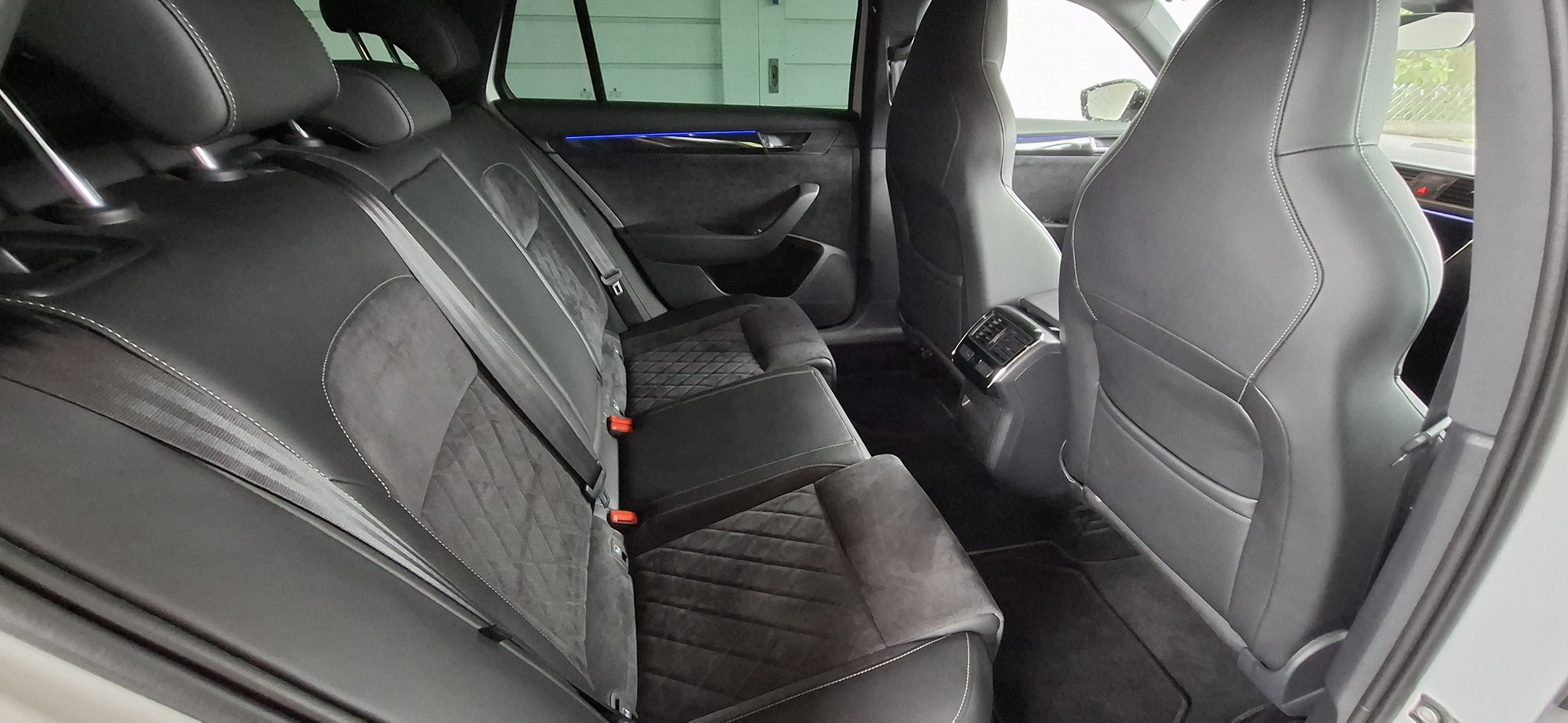 SKODA 2.0 TSI 280 SportLine+ 4x4 DSG-image-4