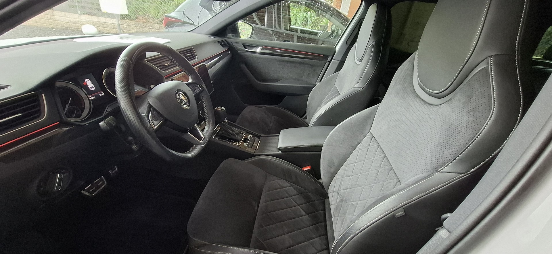 SKODA 2.0 TSI 280 SportLine+ 4x4 DSG-image-5