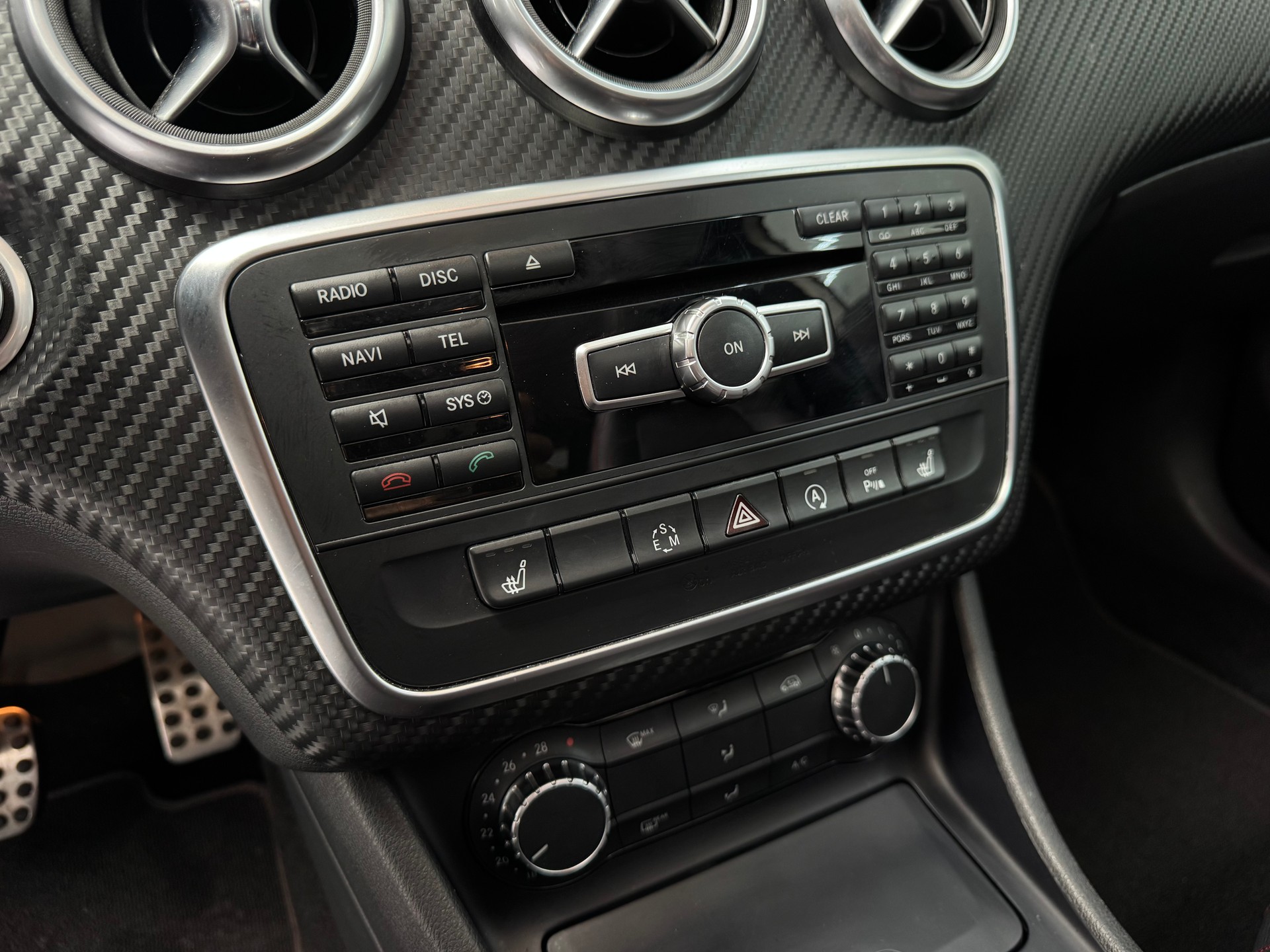MERCEDES-BENZ A 220 CDI AMG Line 4Matic 7G-DCT-image-13