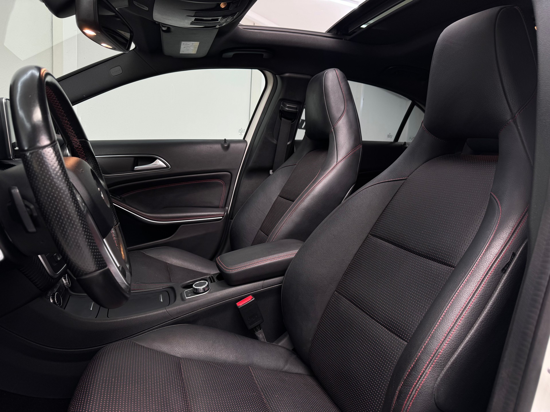 MERCEDES-BENZ A 220 CDI AMG Line 4Matic 7G-DCT-image-11