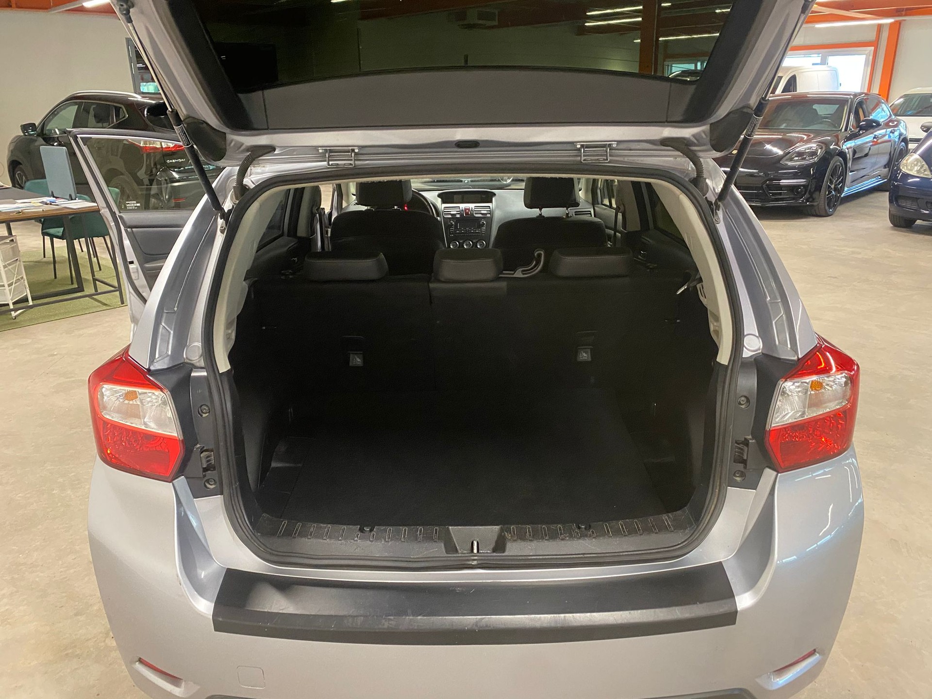 SUBARU Impreza 1.6 Swiss two CVT-image-4