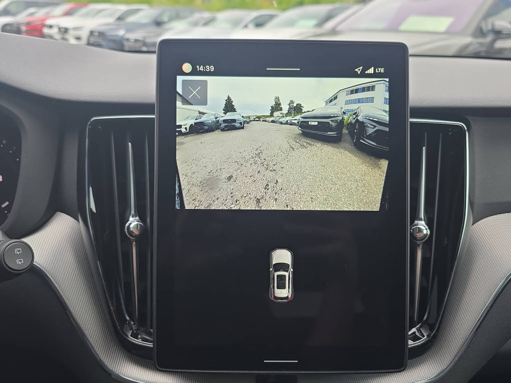 VOLVO XC60 2.0 B5 MH Plus Black Edition AWD-image-24