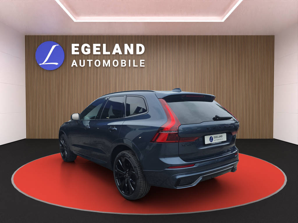 VOLVO XC60 2.0 B5 MH Plus Black Edition AWD-image-4
