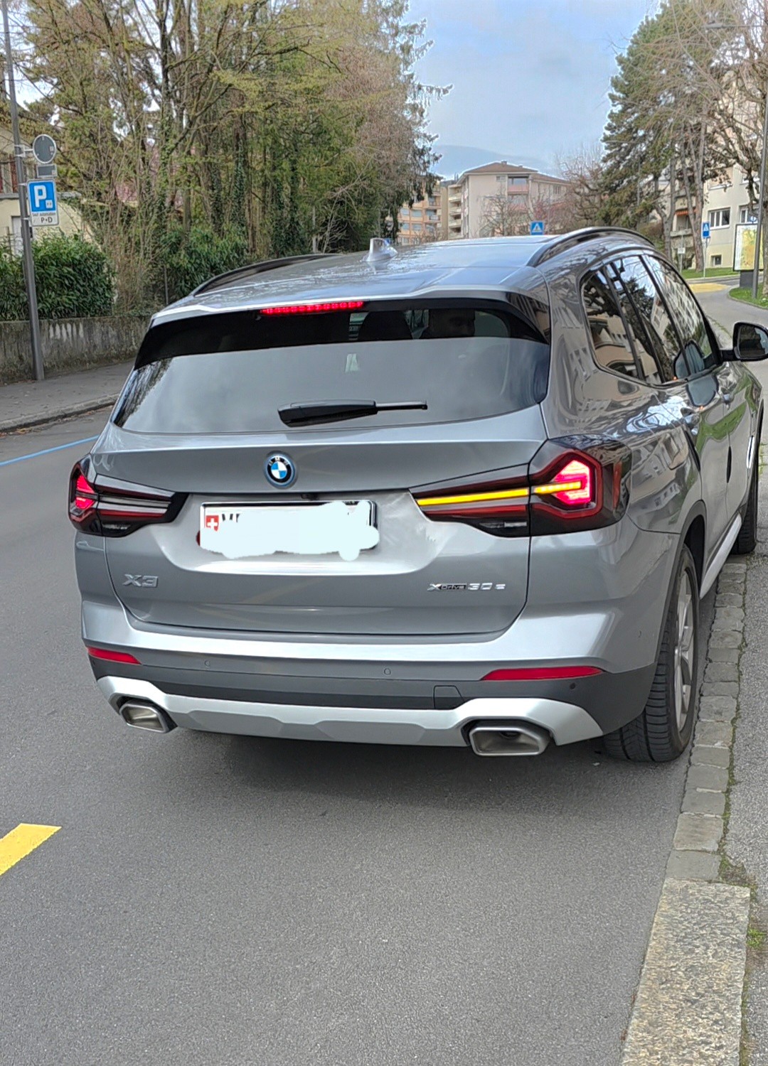 BMW 30e xDrive-image-2
