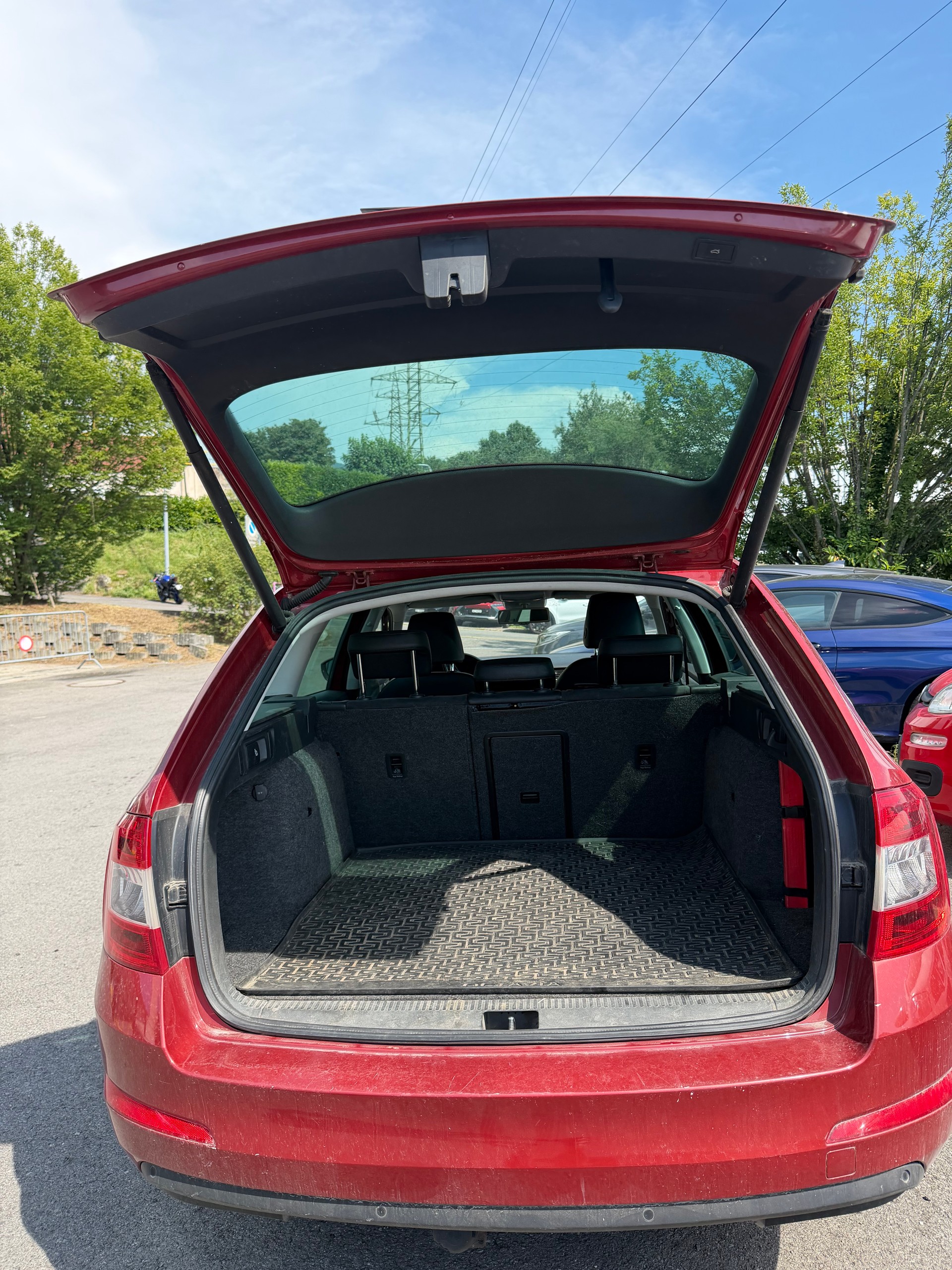 SKODA Octavia Combi 1.8 TSI Ambition 4x4 DSG-image-13