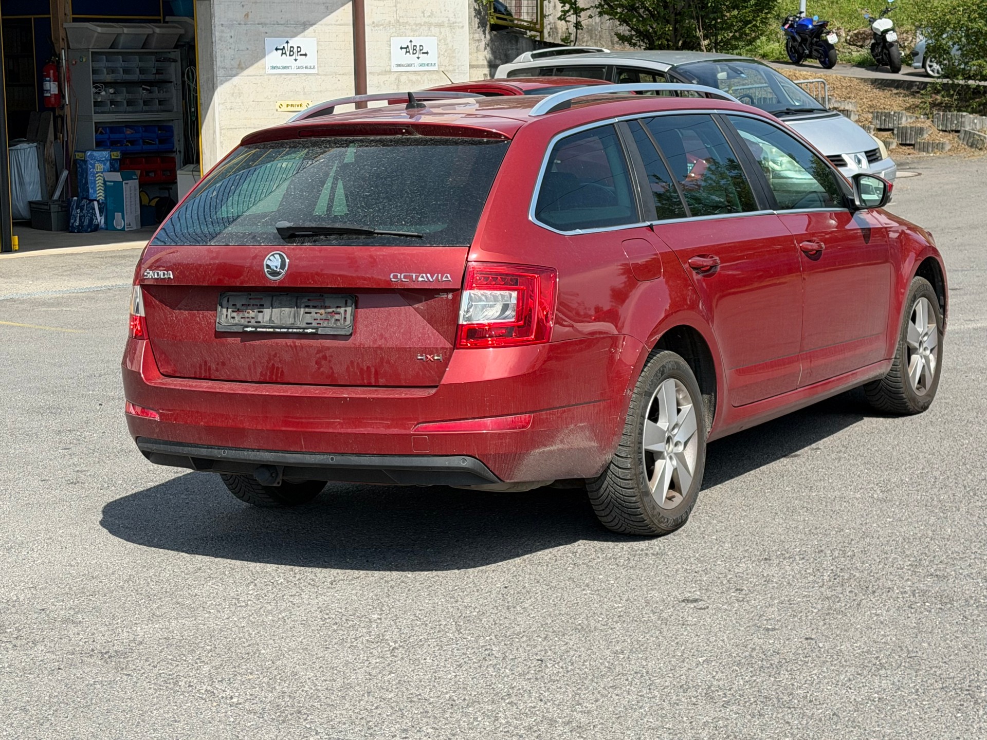 SKODA Octavia Combi 1.8 TSI Ambition 4x4 DSG-image-6