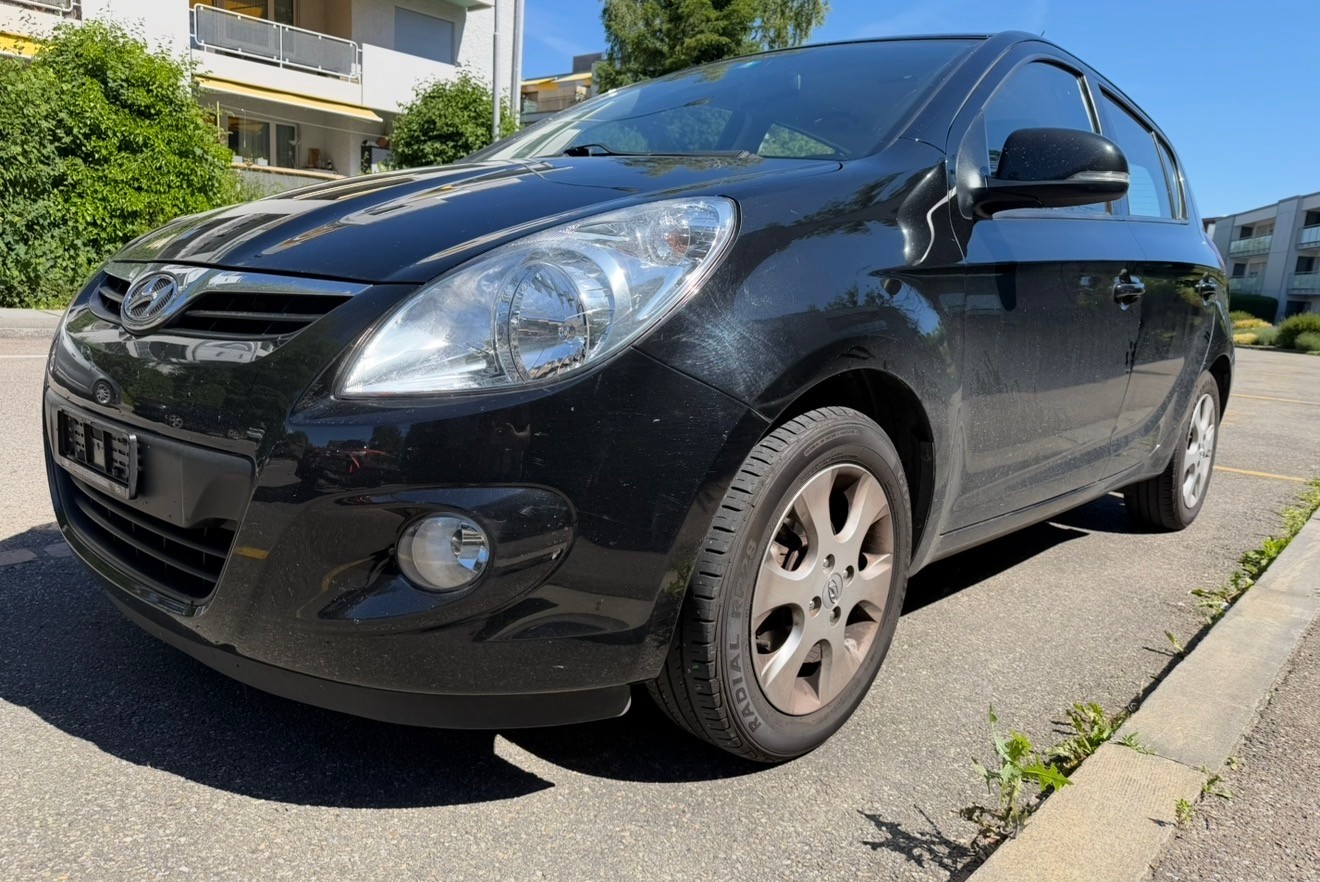 HYUNDAI i20 1.4 Style-image-2