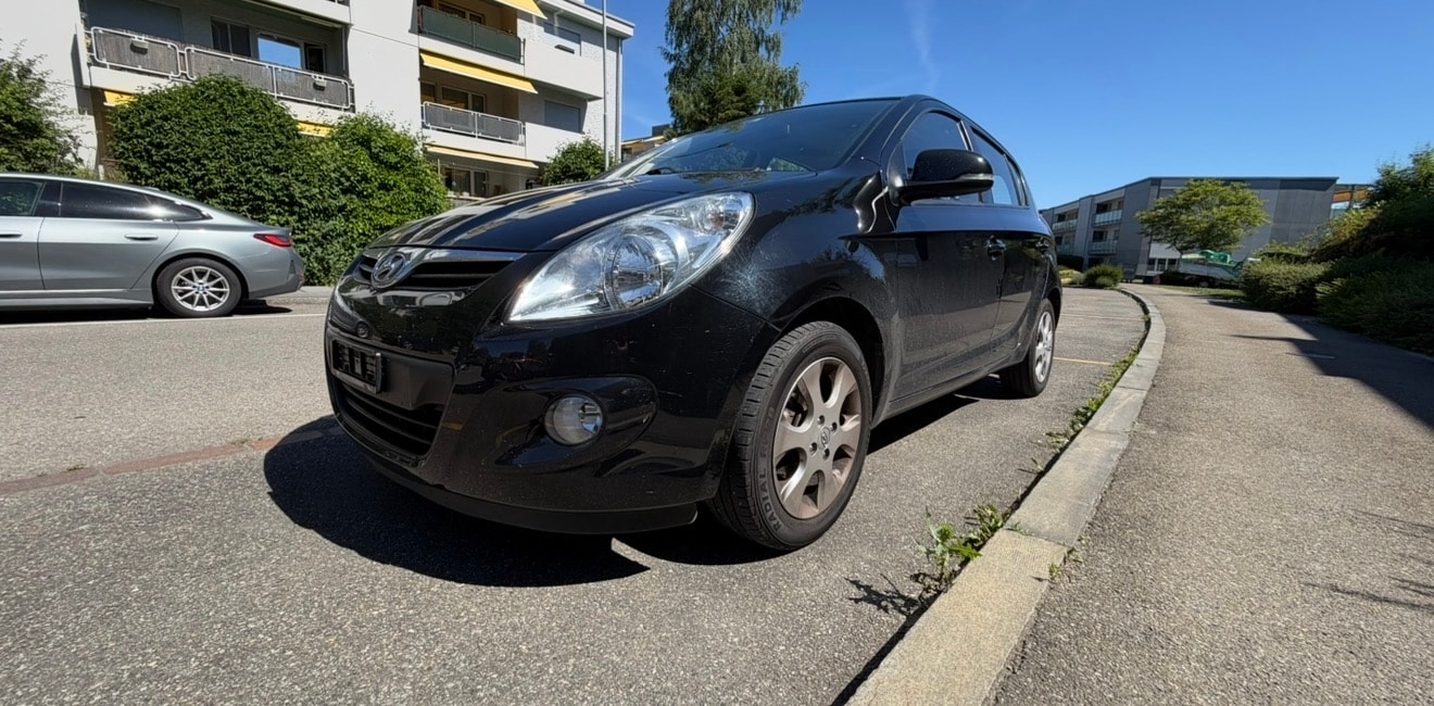 HYUNDAI i20 1.4 Style-image-4