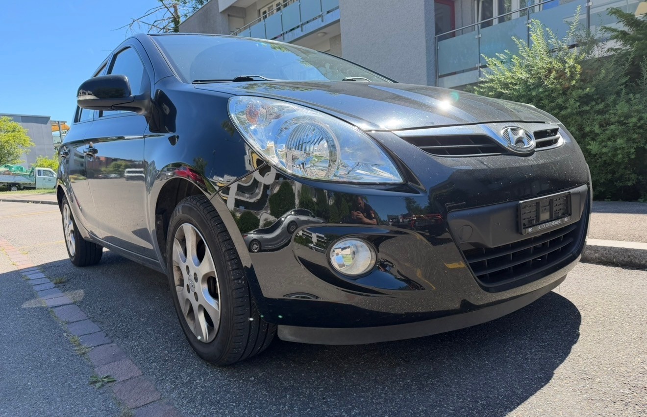 HYUNDAI i20 1.4 Style-image-0