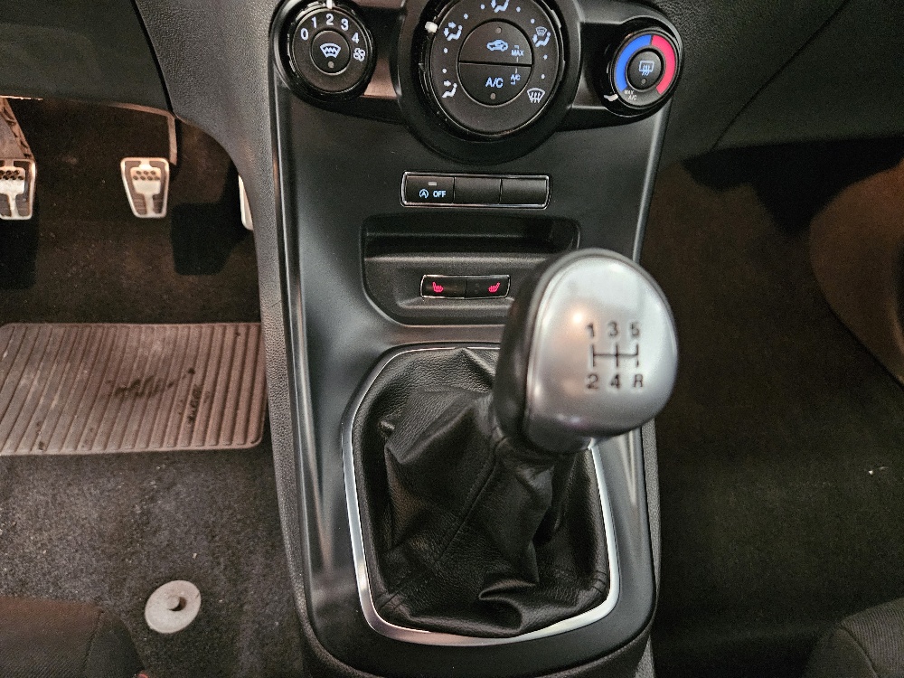 FORD Fiesta 1.0 SCTi ST Line-image-11