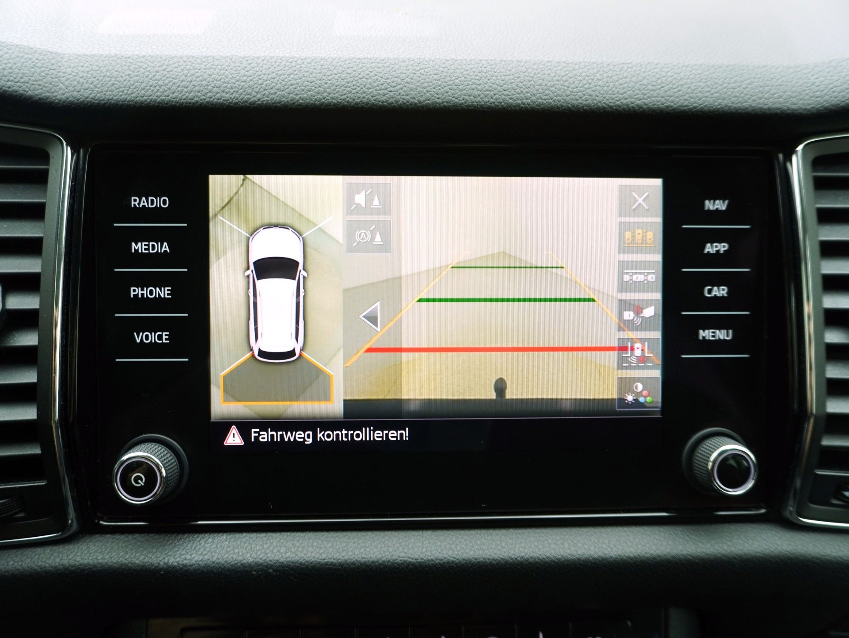 SKODA Kodiaq 2.0 TDI DSG Style-image-19