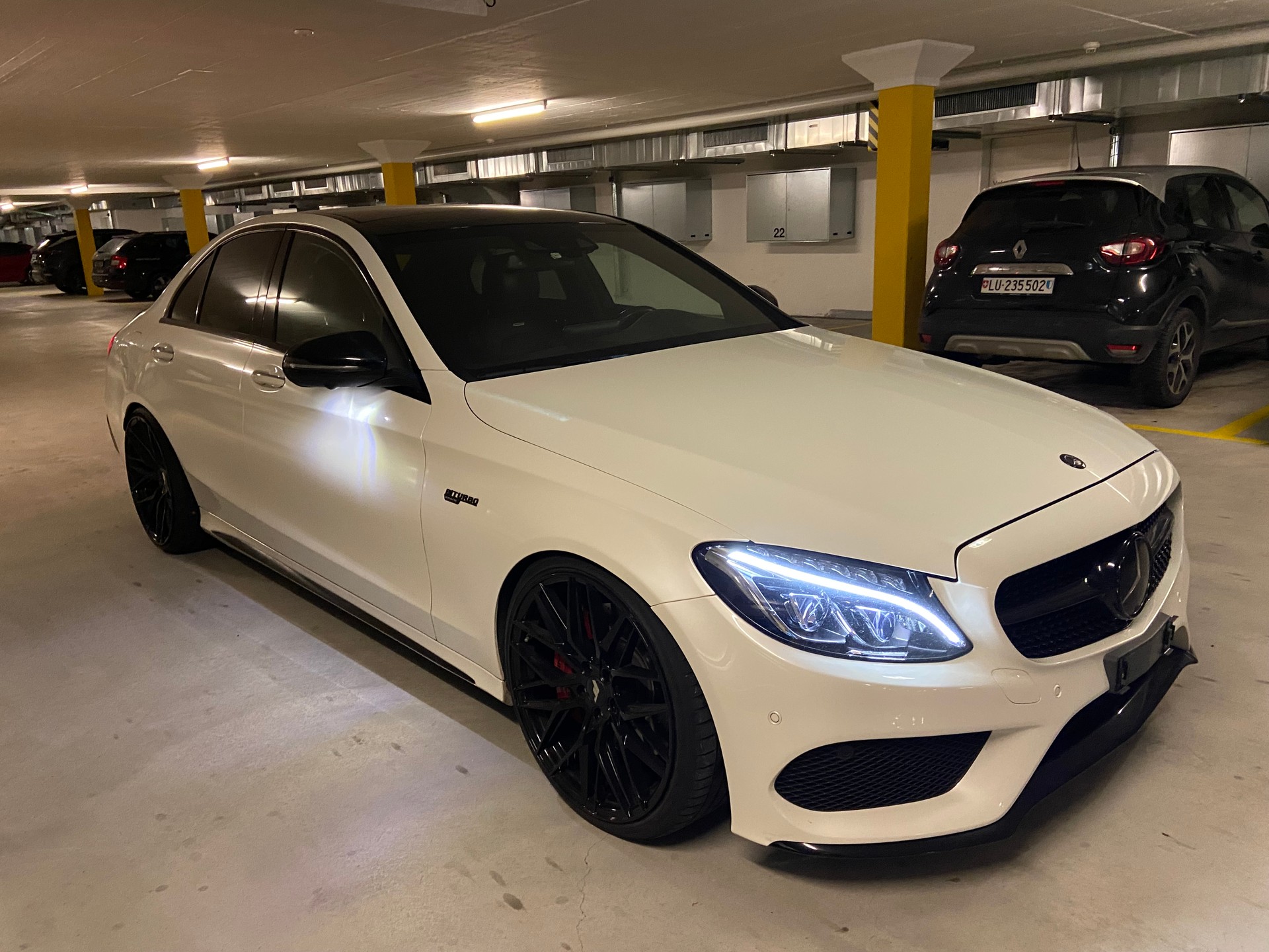 MERCEDES-BENZ C 43 AMG 4matic-image-0