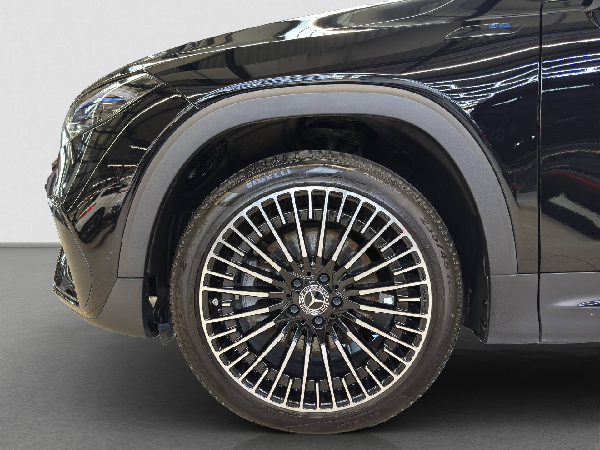 MERCEDES-BENZ EQB 350 AMG Line 4MATIC-image-5