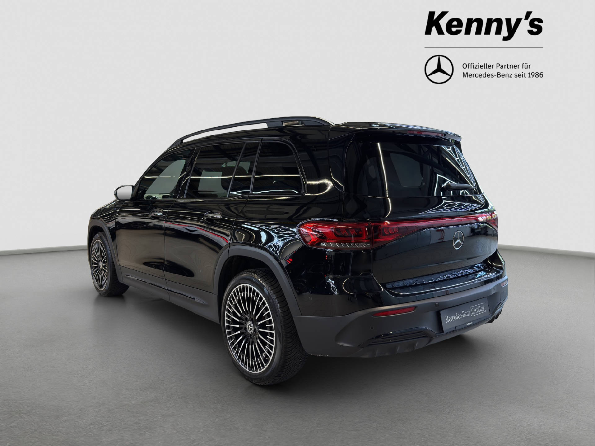 MERCEDES-BENZ EQB 350 AMG Line 4MATIC-showroom-element-3