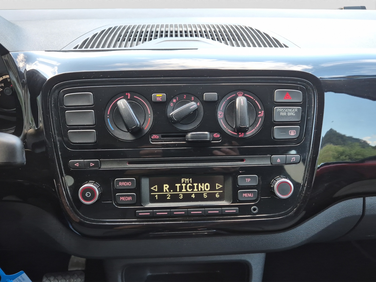 VW Up 1.0 move up ASG-image-11